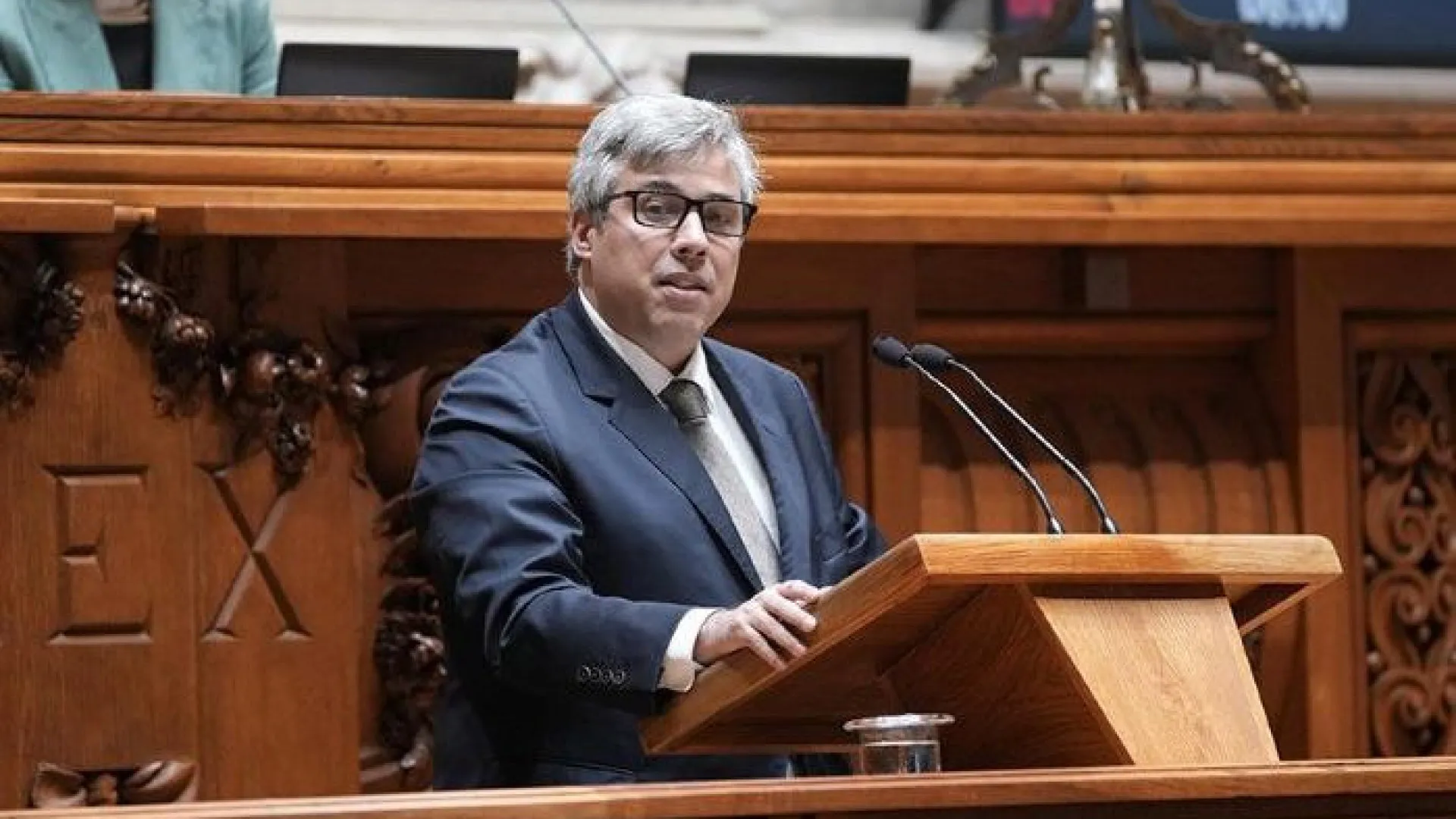 
                    PS quer chamar à AR secretário de Estado sobre nomeação de enfermeiro
                