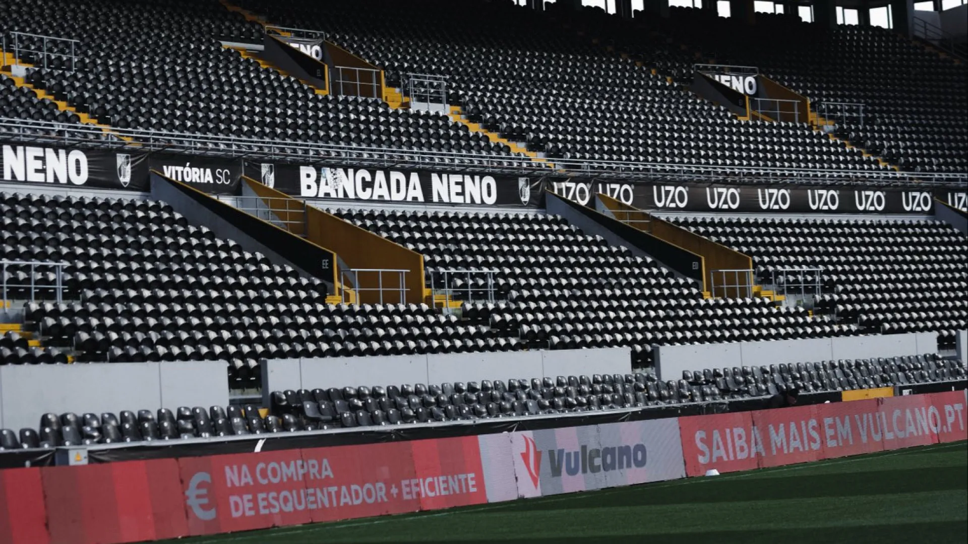 
                    EM DIRETO: Casa Pia vence Arouca. Segue-se o Vitória SC-Estrela
                