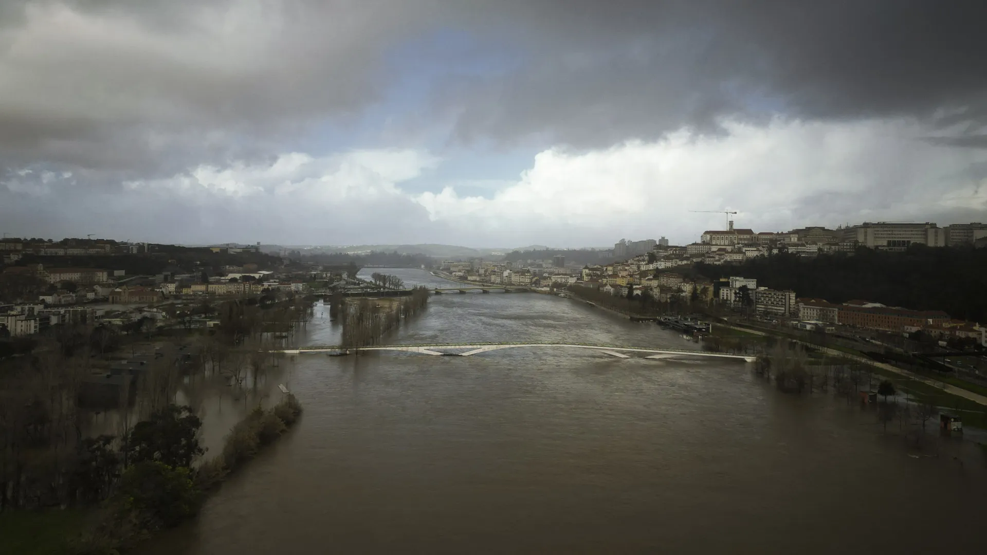 
                    Mau tempo: Fundação Aga Khan doa 1,5 milhões para reconstrução
                