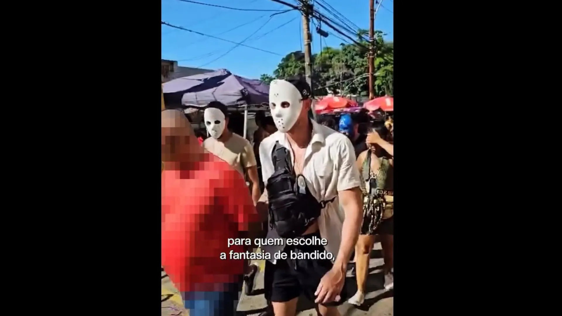 
                    Polícias disfarçados detêm dupla no Carnaval do Rio. 