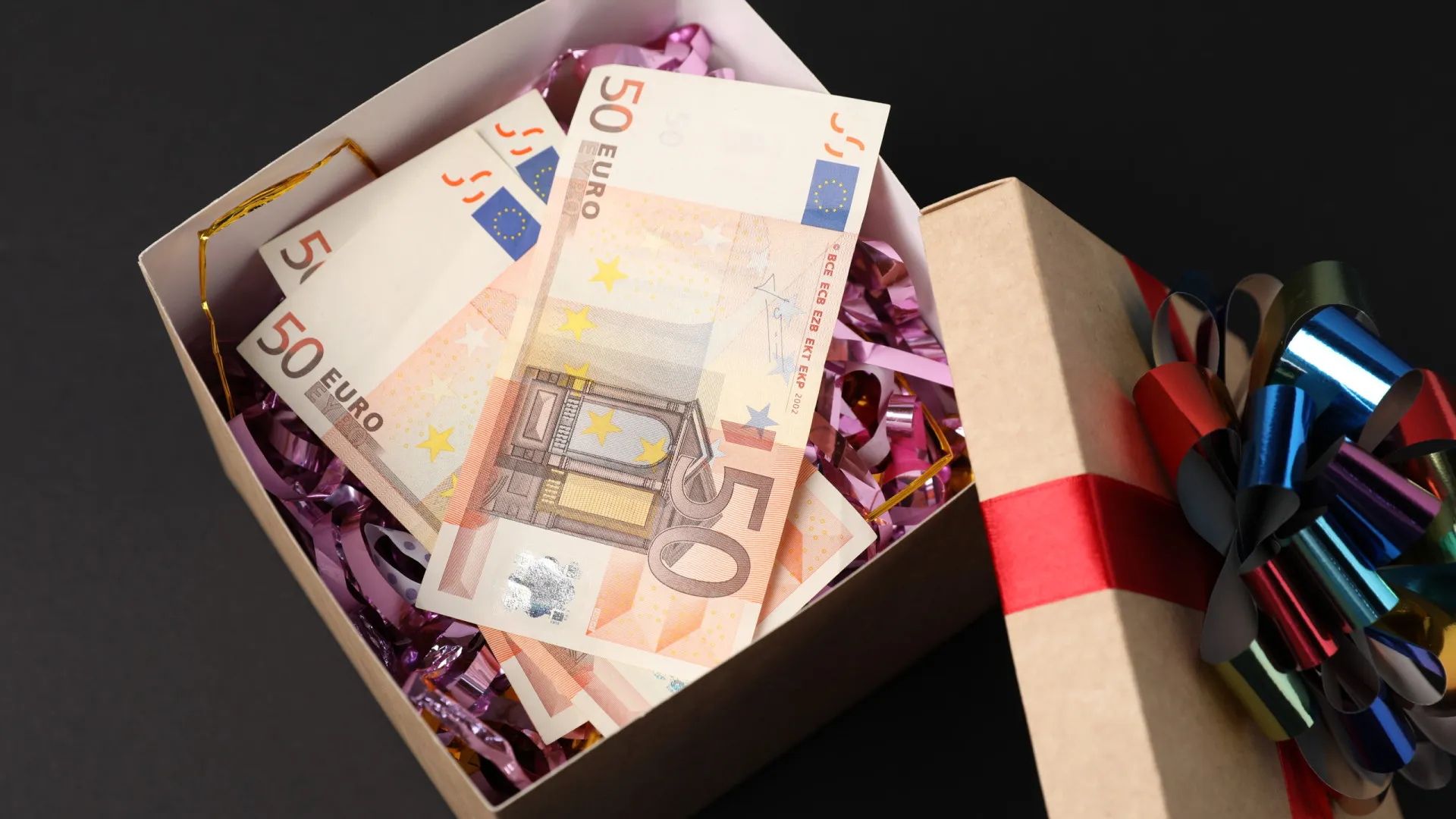 
                    Prendas e donativos pagam imposto? Têm de ser declarados ao Fisco?
                