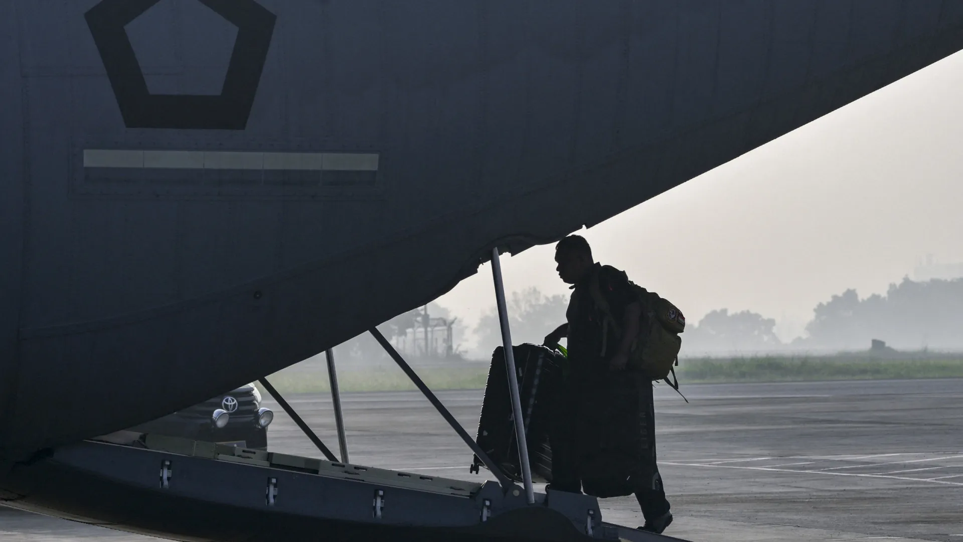 
                    Indonésia retira tropas de Gaza se missão se desviar
                