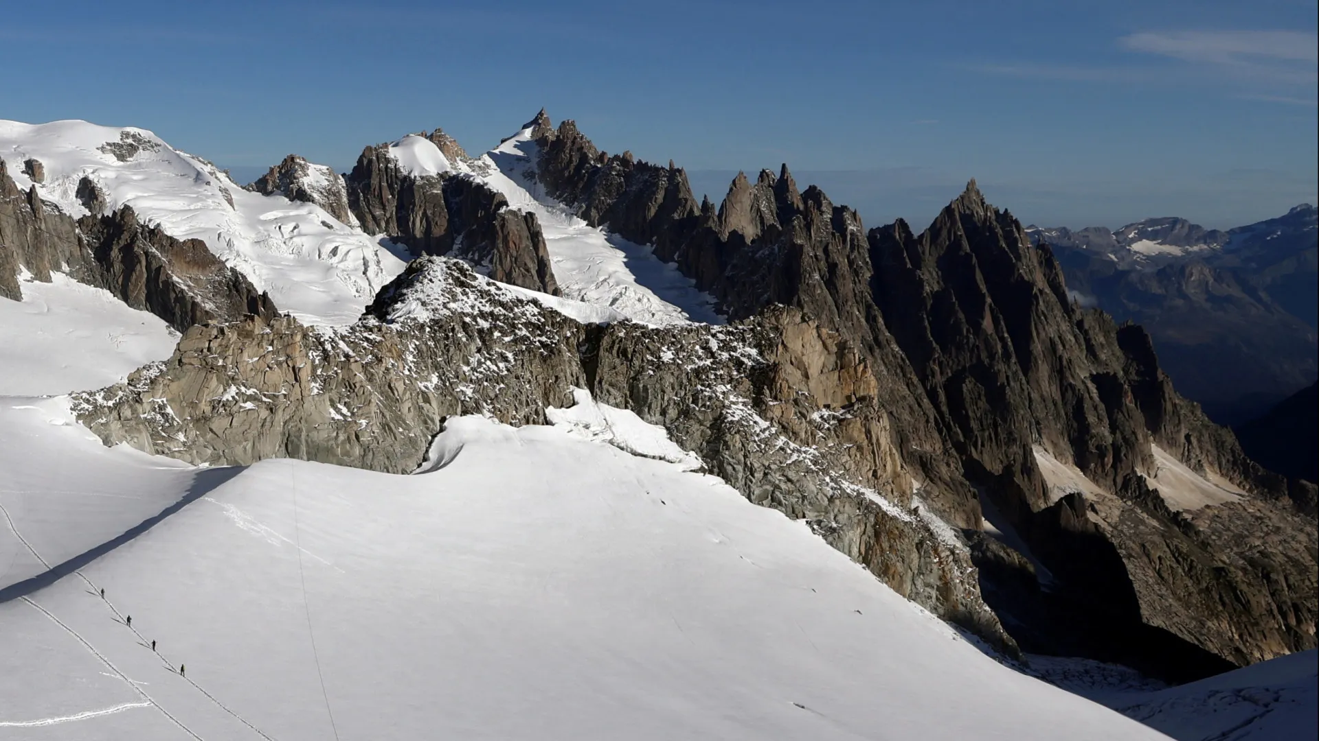 
                    Dois mortos e um ferido grave após avalanche no norte de Itália
                