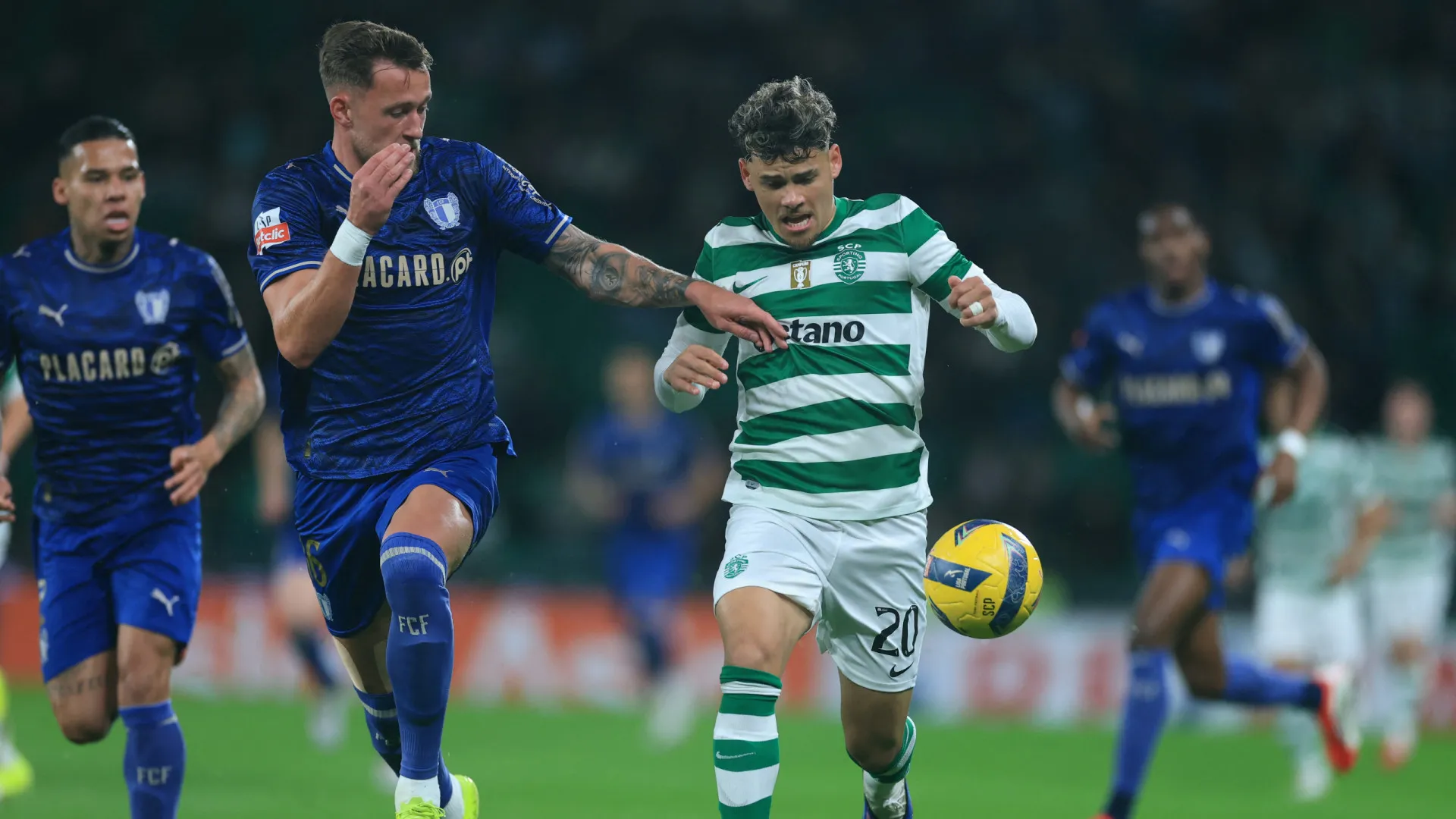 
                    EM DIRETO: Golo anulado ao Famalicão frente ao Sporting
                