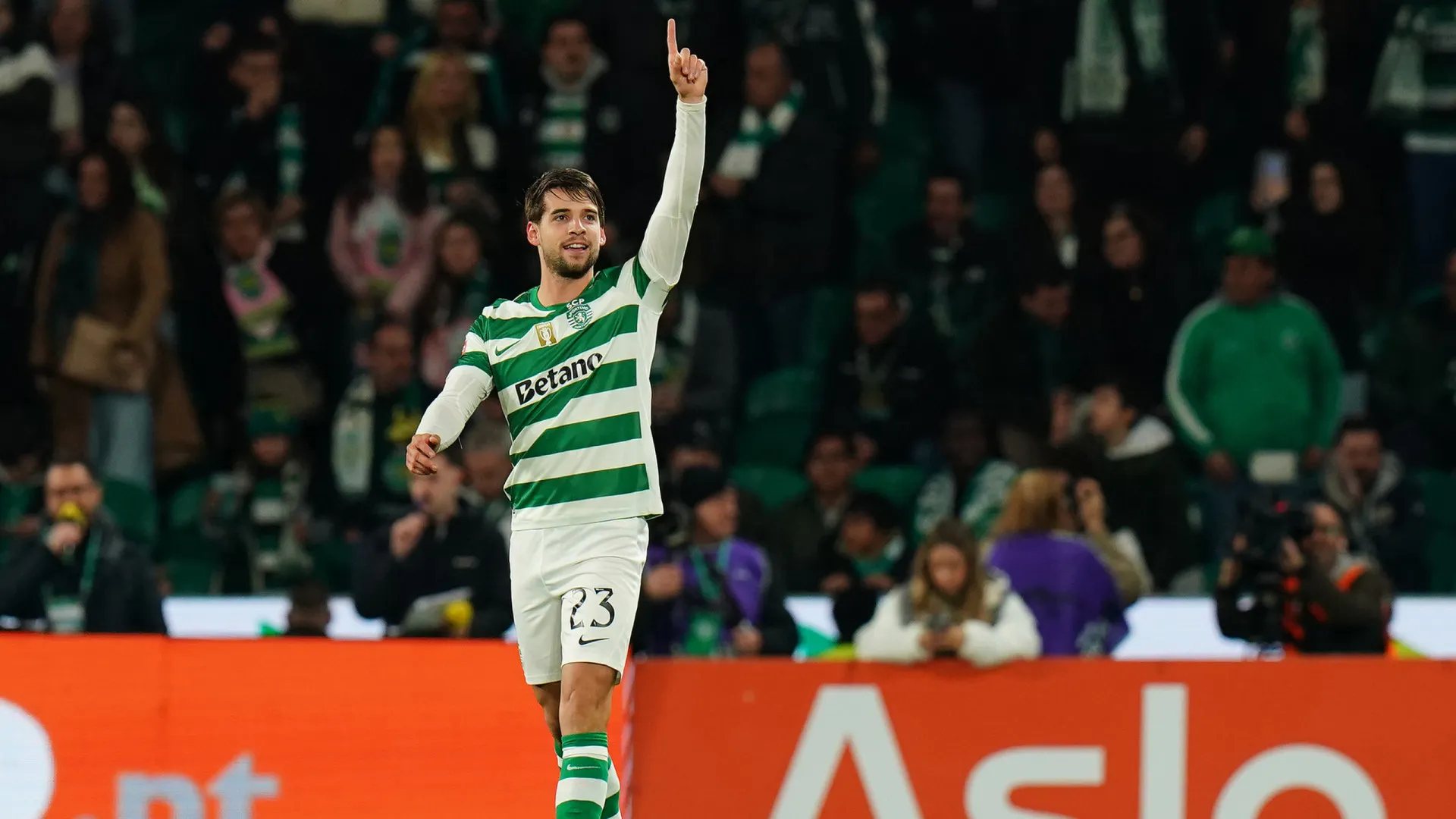 
                    Daniel Bragança e o golo pelo Sporting: 