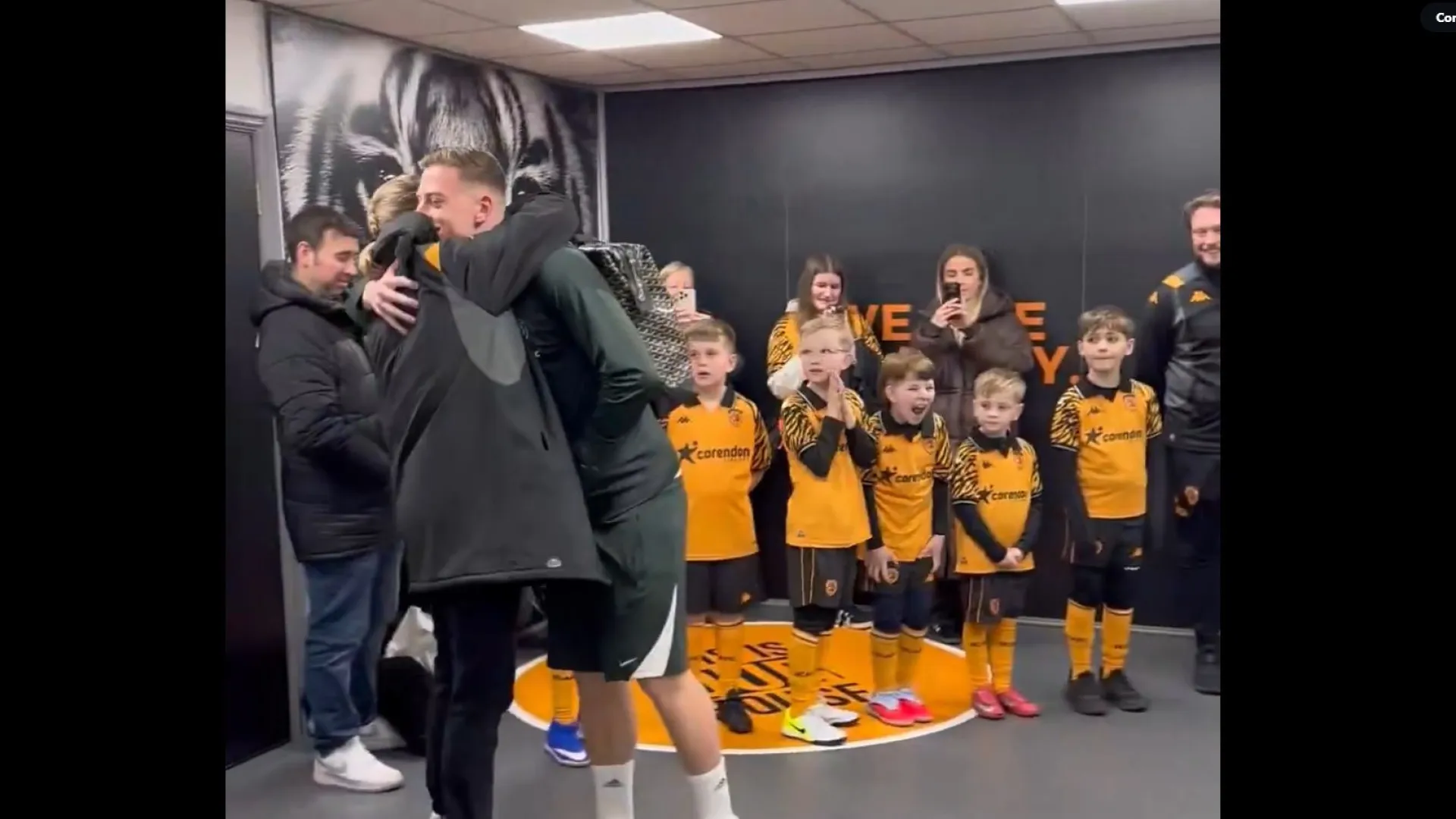 
                    Jogadores do Chelsea ignoram crianças e motivam revolta em Inglaterra
                