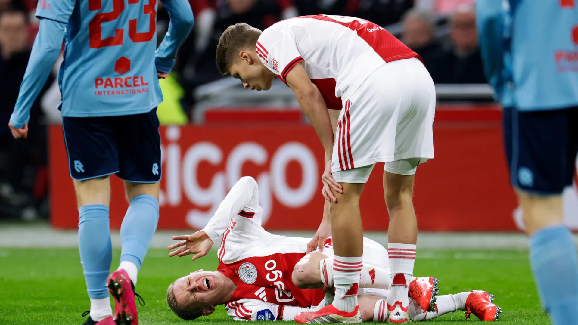 
                    Pior era impossível. Esteve 3 minutos em campo e não joga mais esta época
                