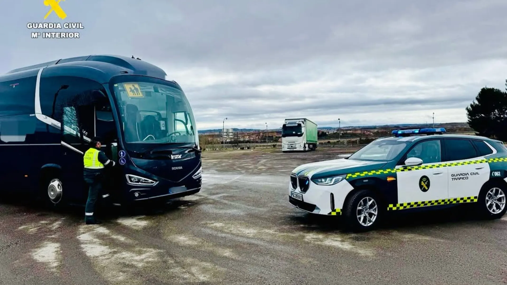 
                    Detido motorista de autocarro alcoolizado em Espanha: Levava 49 crianças
                