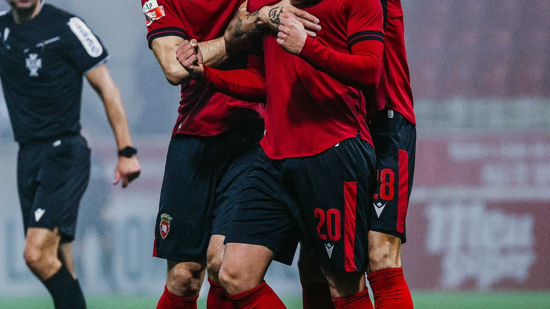 Rui Costa resgata empate para o Farense no último suspiro em Penafiel