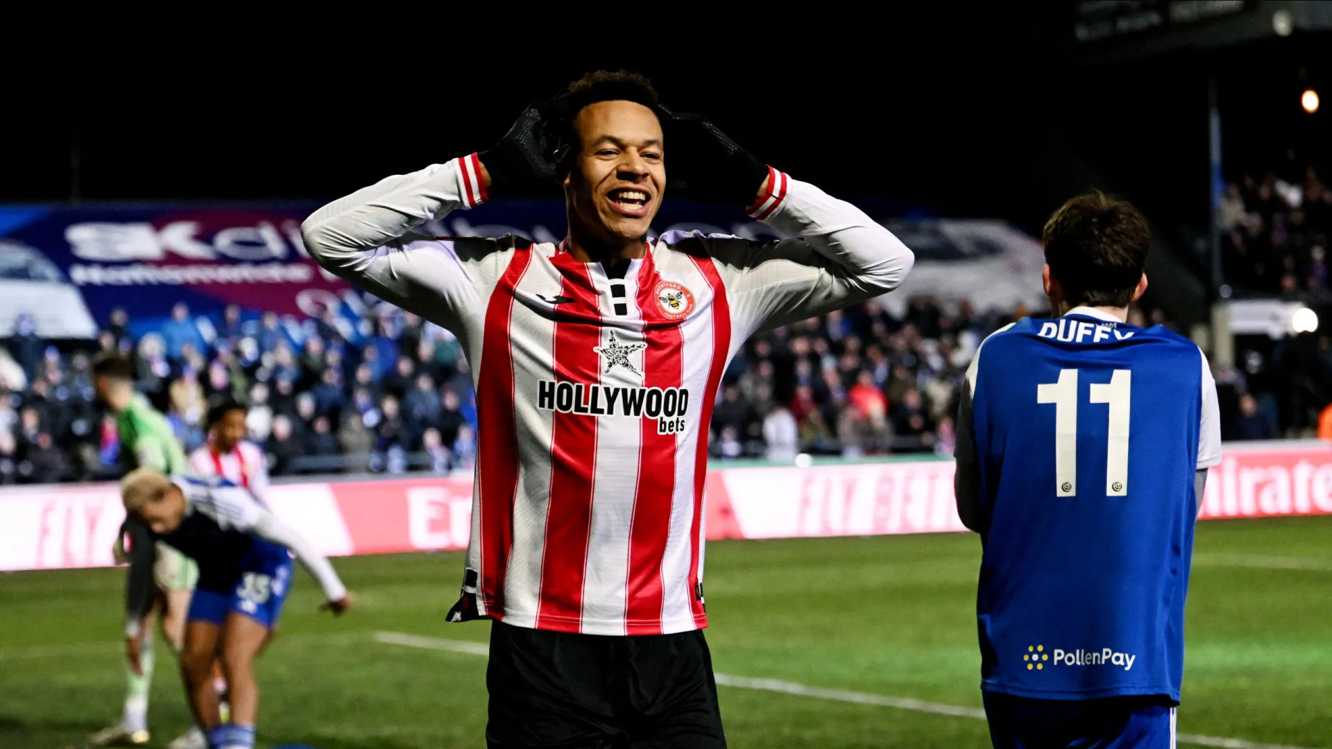 
                    Brentford vence Macclesfield e acede aos 'oitavos' da Taça de Inglaterra
                