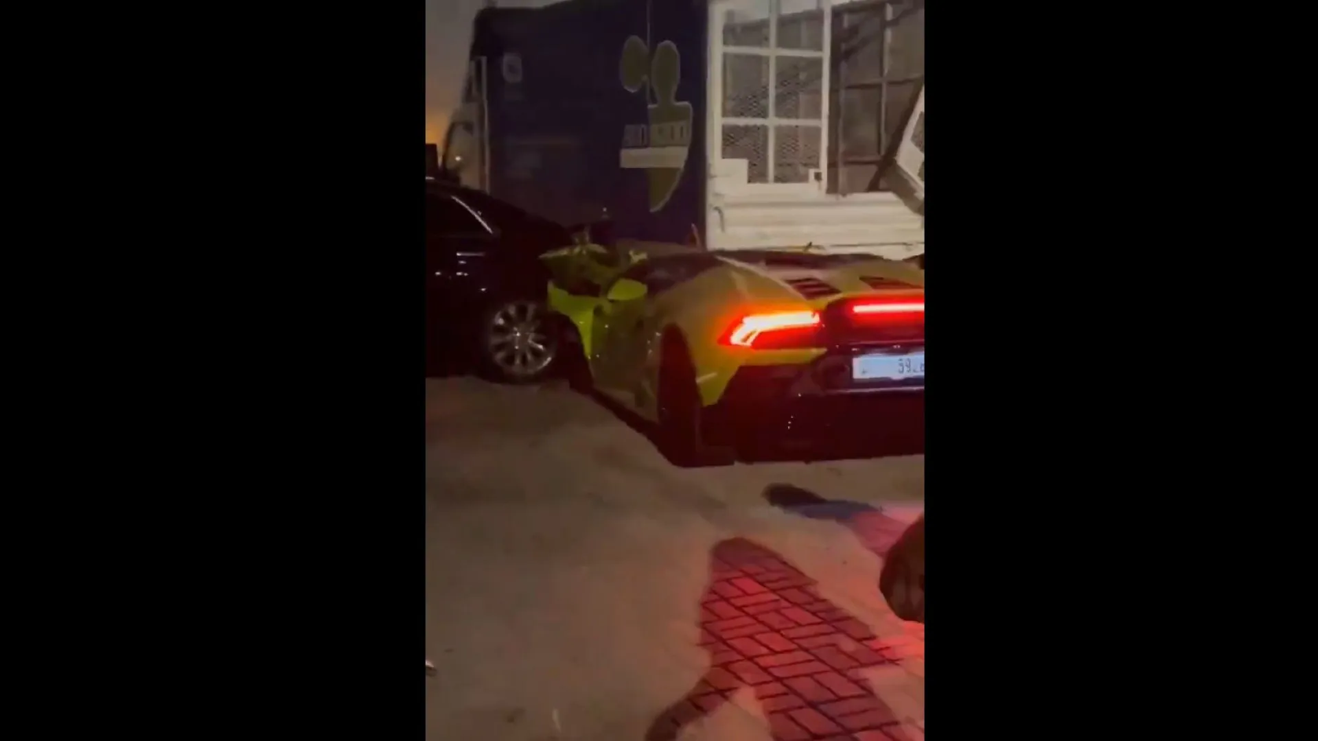 
                    Turista aluga Lamborghini no Dubai, despista-se e tem fortuna para pagar
                