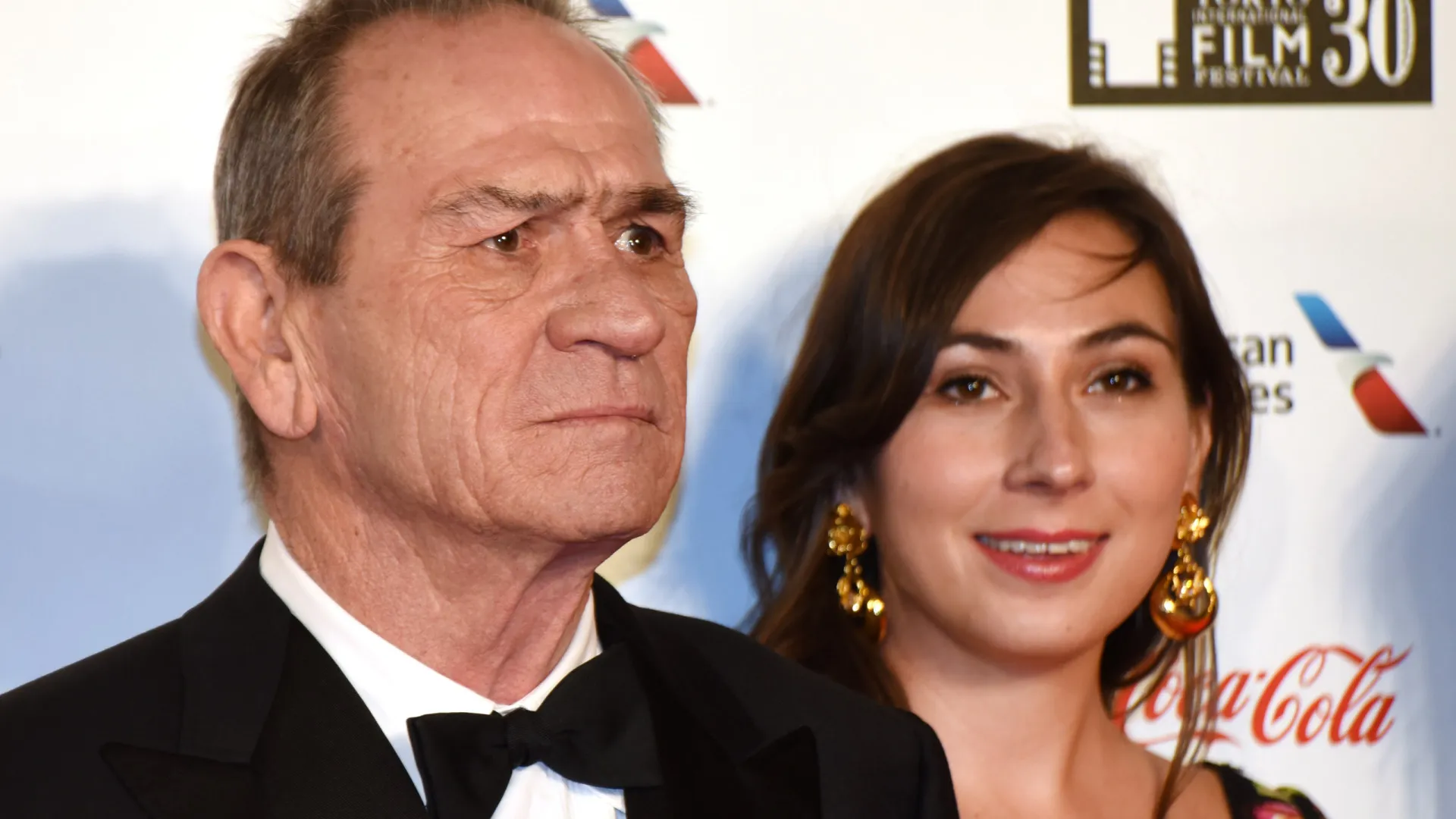 
                    Revelada causa da morte da filha de Tommy Lee Jones. Jovem tinha 34 anos
                