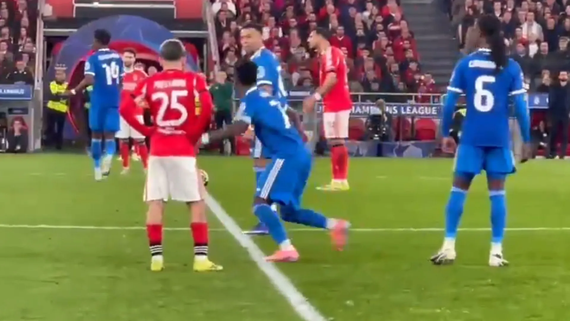 
                    Benfica desmente jogadores do Real Madrid com imagens de Prestianni
                