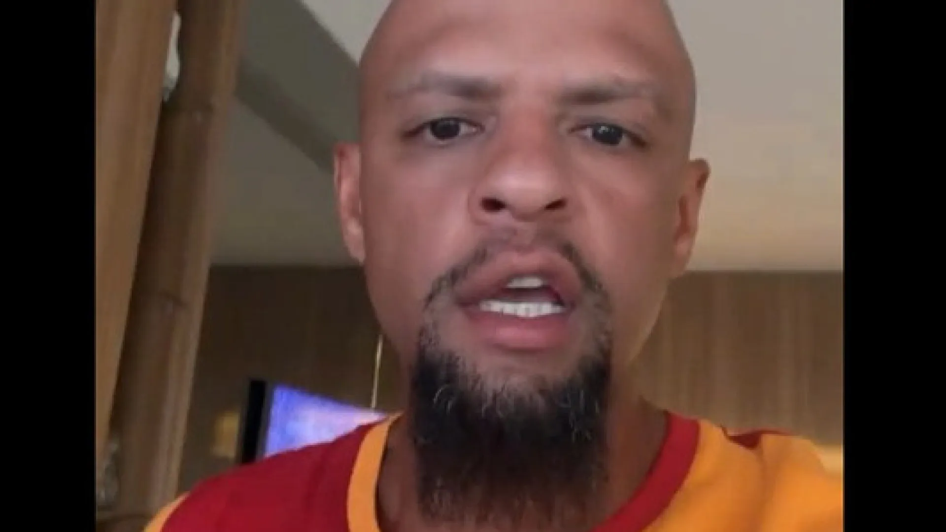 
                    Felipe Melo ataca Prestianni: 