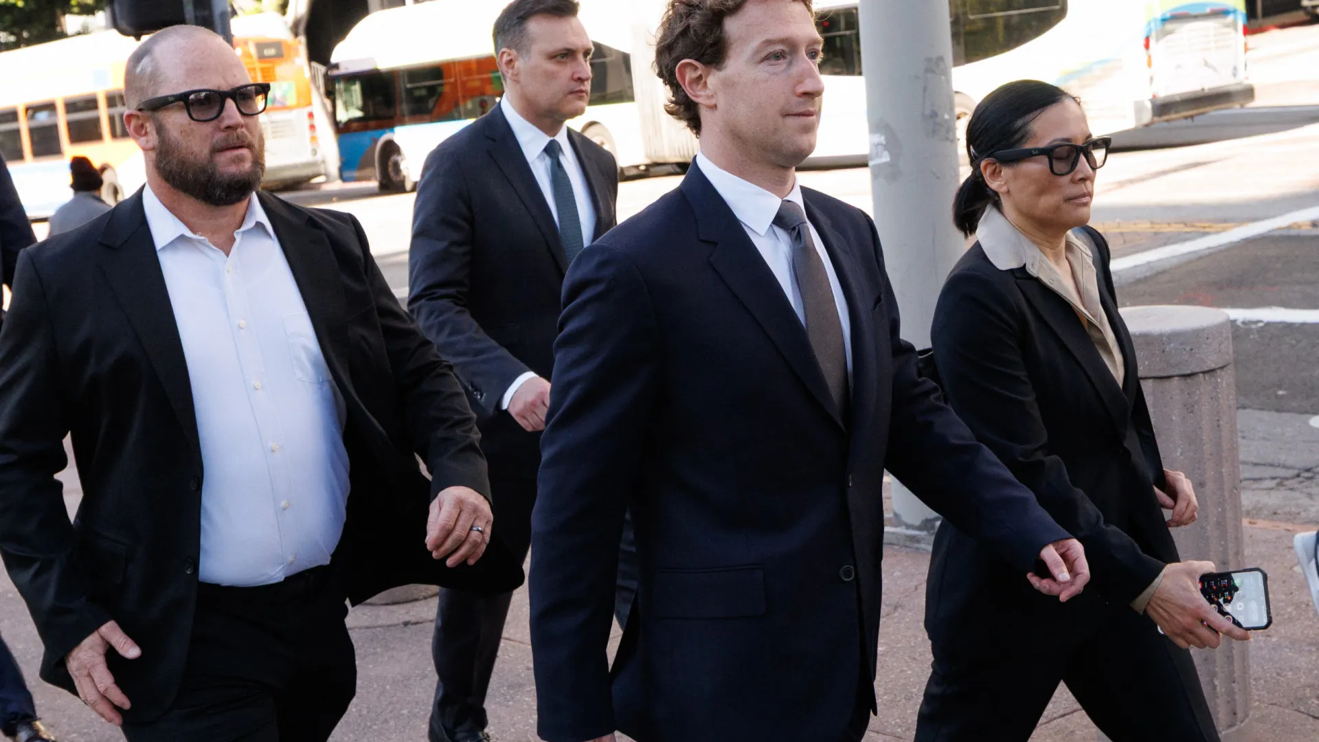 
                    Zuckerberg admite atraso na proteção de crianças no Instagram
                