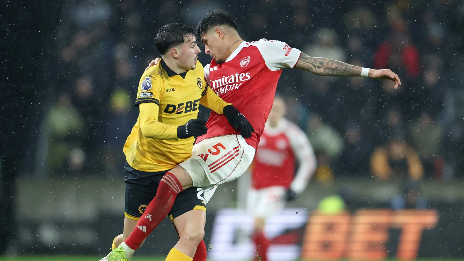 
                    Surpresa. Líder Arsenal empata ao cair do pano com o último Wolverhampton
                