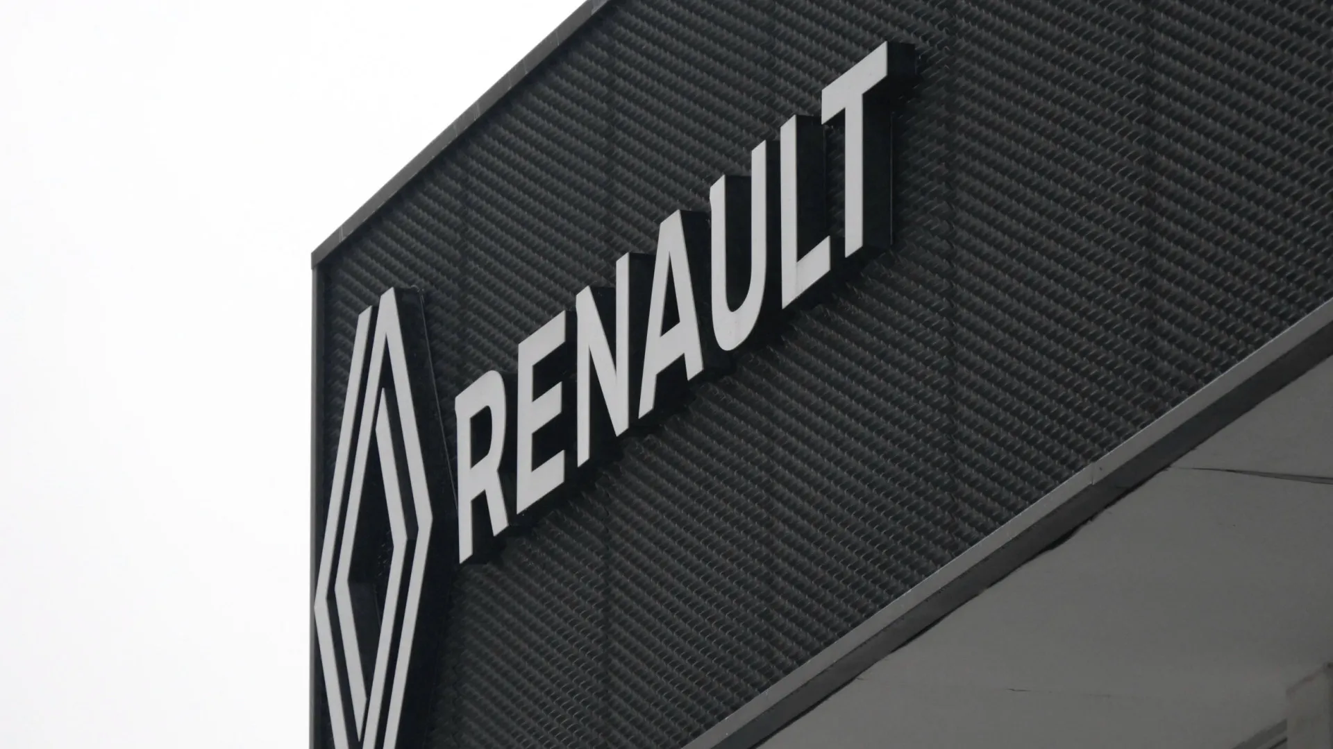 
                    Renault com prejuízos de 10.931 milhões em 2025
                