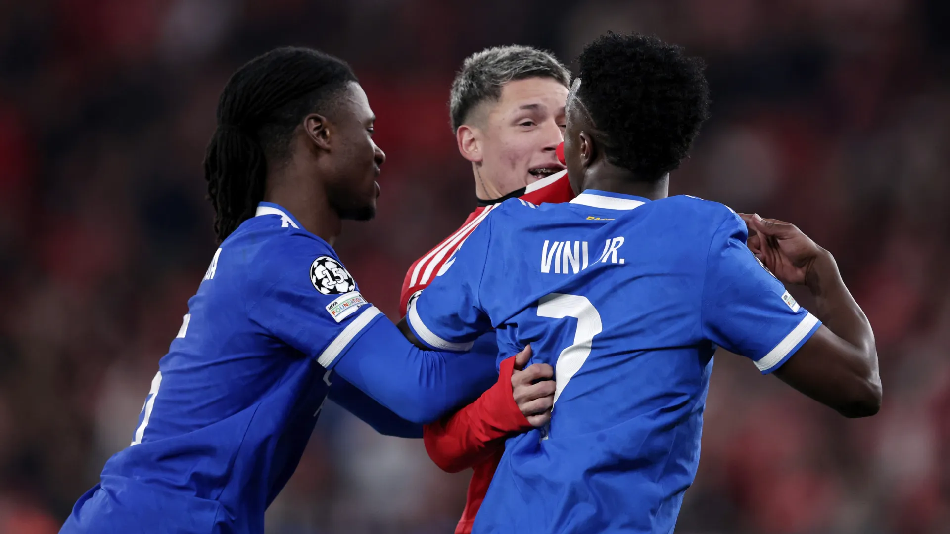 
                    Explicador. Afinal, como vai a UEFA investigar Prestianni e Vinícius?
                