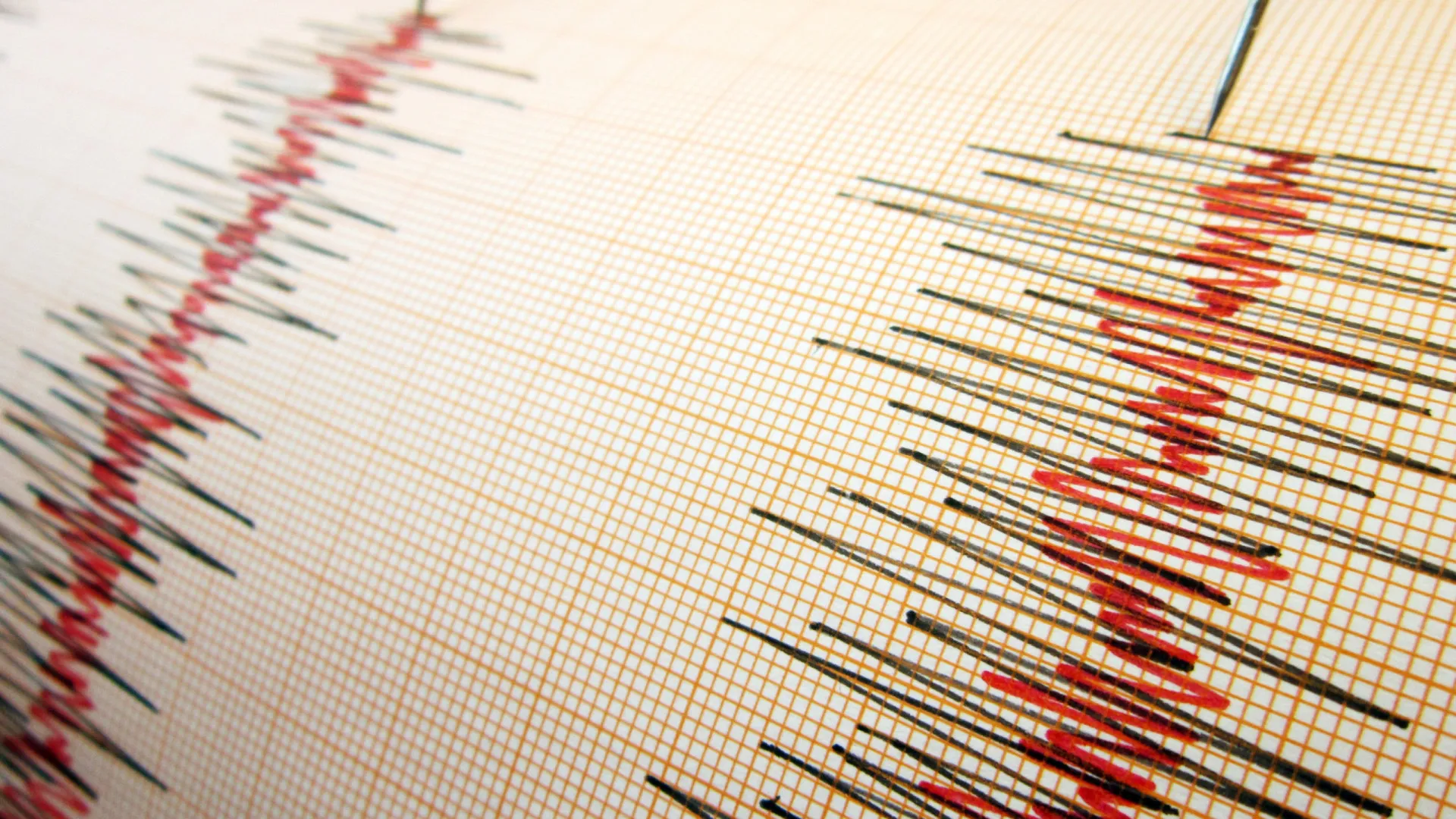 
                    Dois sismos de magnitude 4,1 sentidos na Grande Lisboa
                