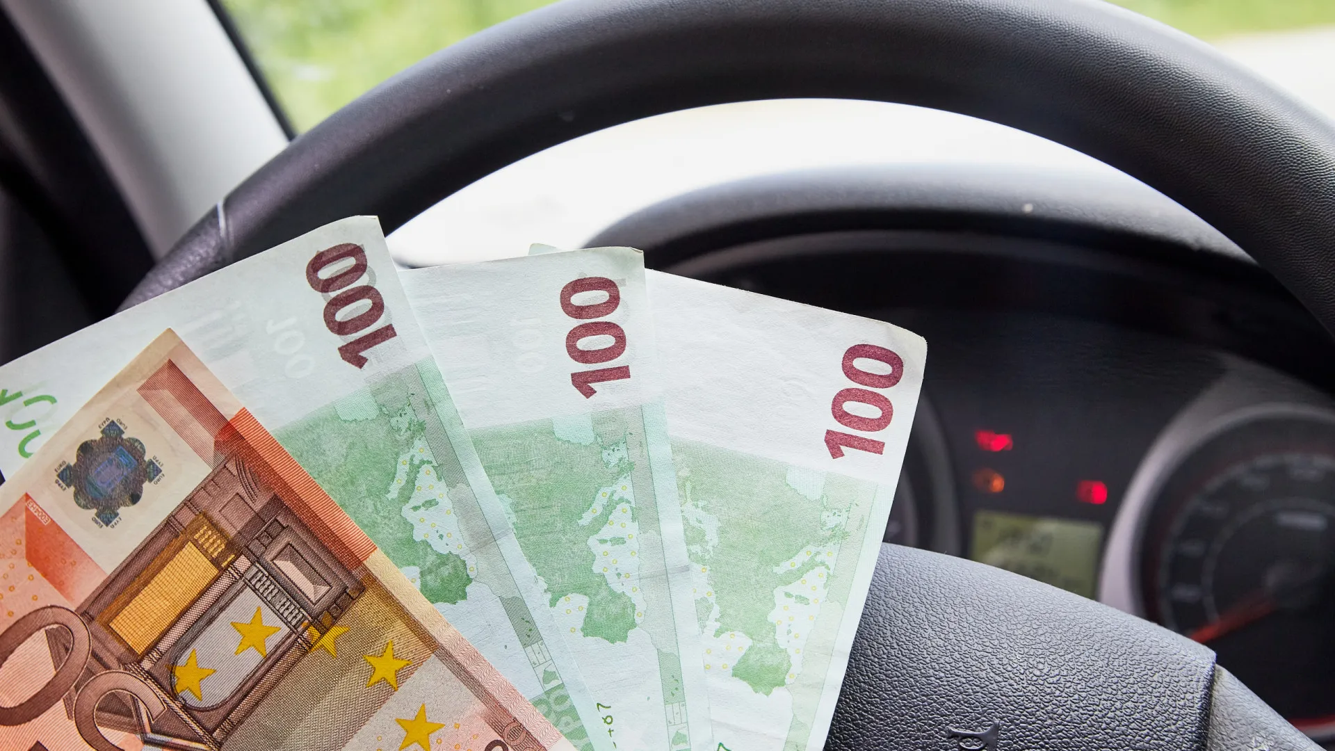 
                    Explicador da semana. Afinal, o que vai mudar no pagamento do IUC?
                