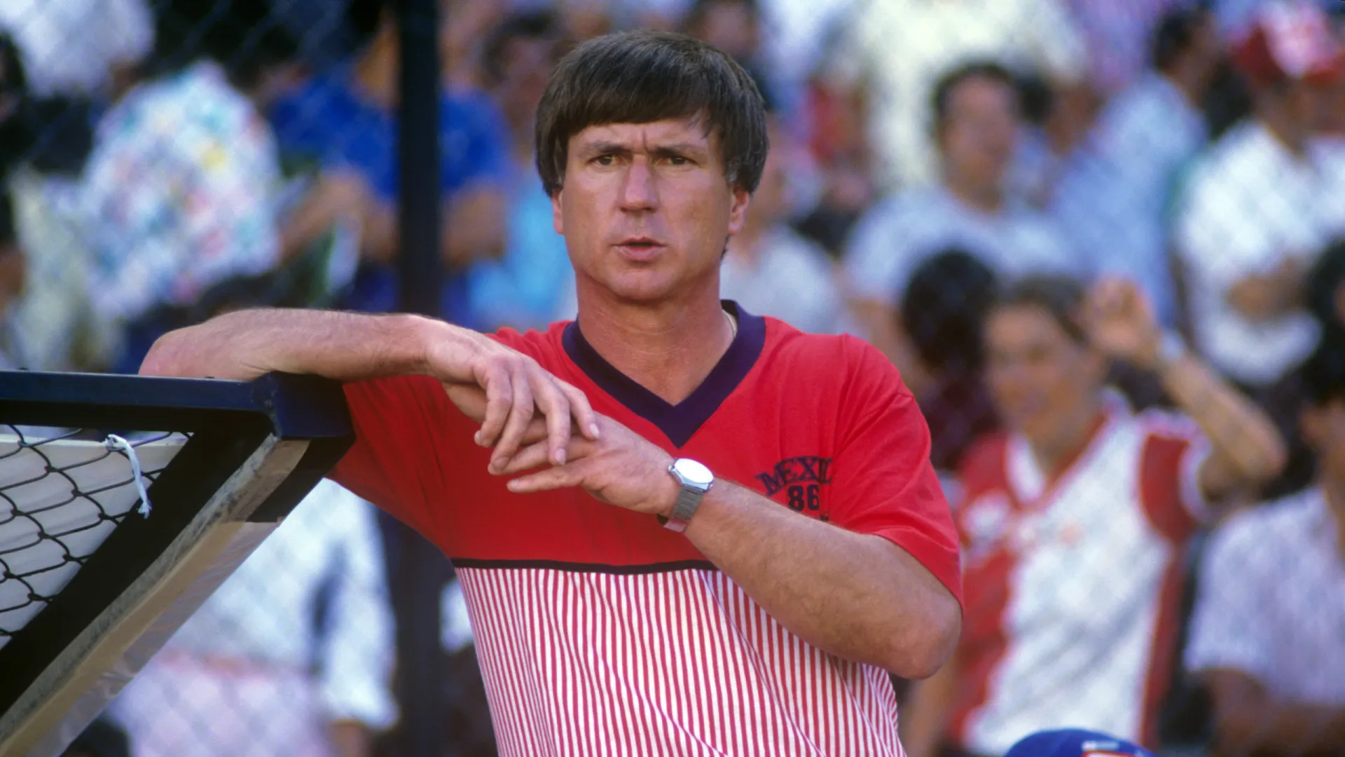 
                    Ex-selecionador Sepp Piontek, estratega da Dinamarca, morre aos 85 anos
                