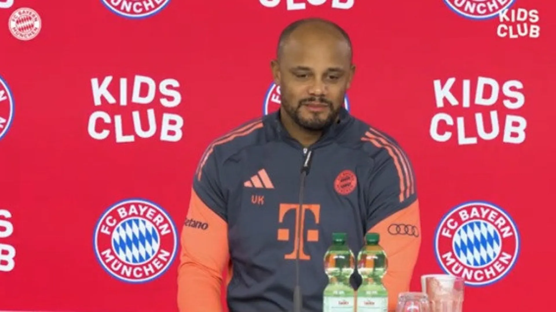 
                    Cristiano Ronaldo ou Messi? Kompany surpreende no adversário mais difícil
                