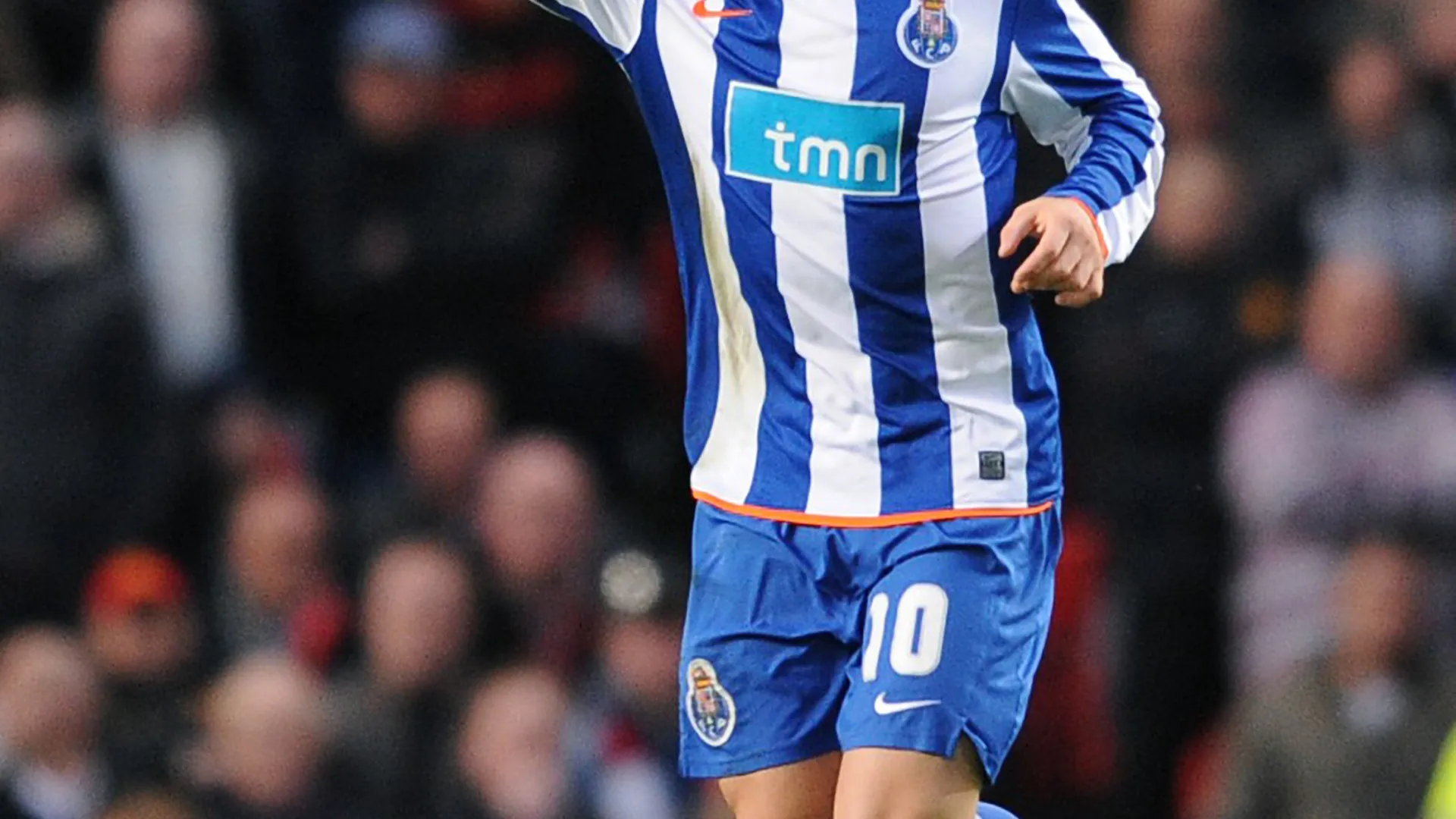 
                    Do Benfica ao FC Porto com polémica. O que é feito de Cristian Rodríguez?
                