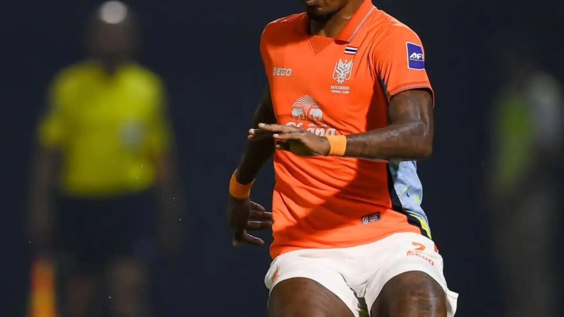 
                    Denilson Jr. alvo de racismo na Indonésia e relata 