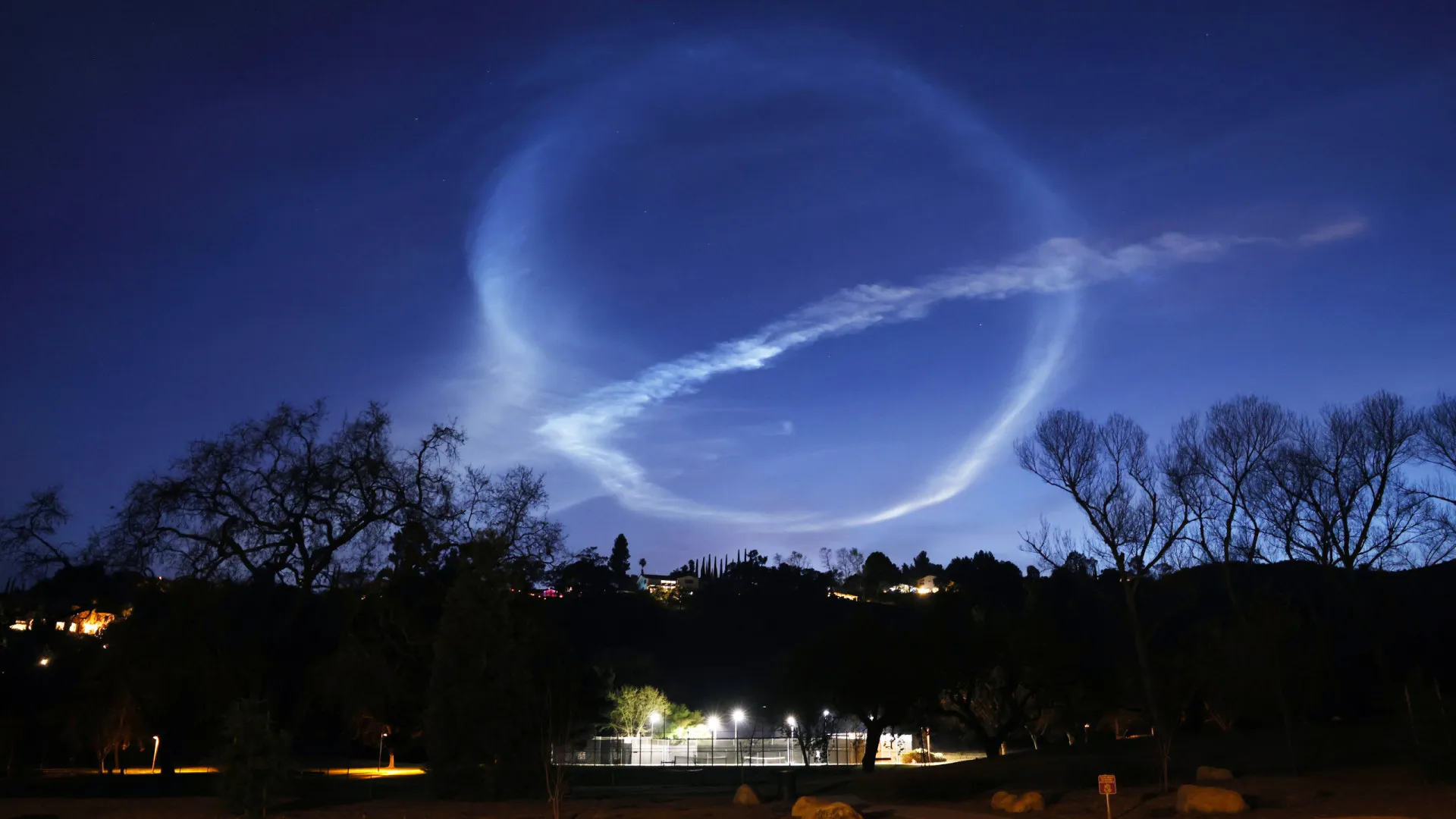
                    Detetada pela primeira vez poluição atmosférica provocada por foguetão
                