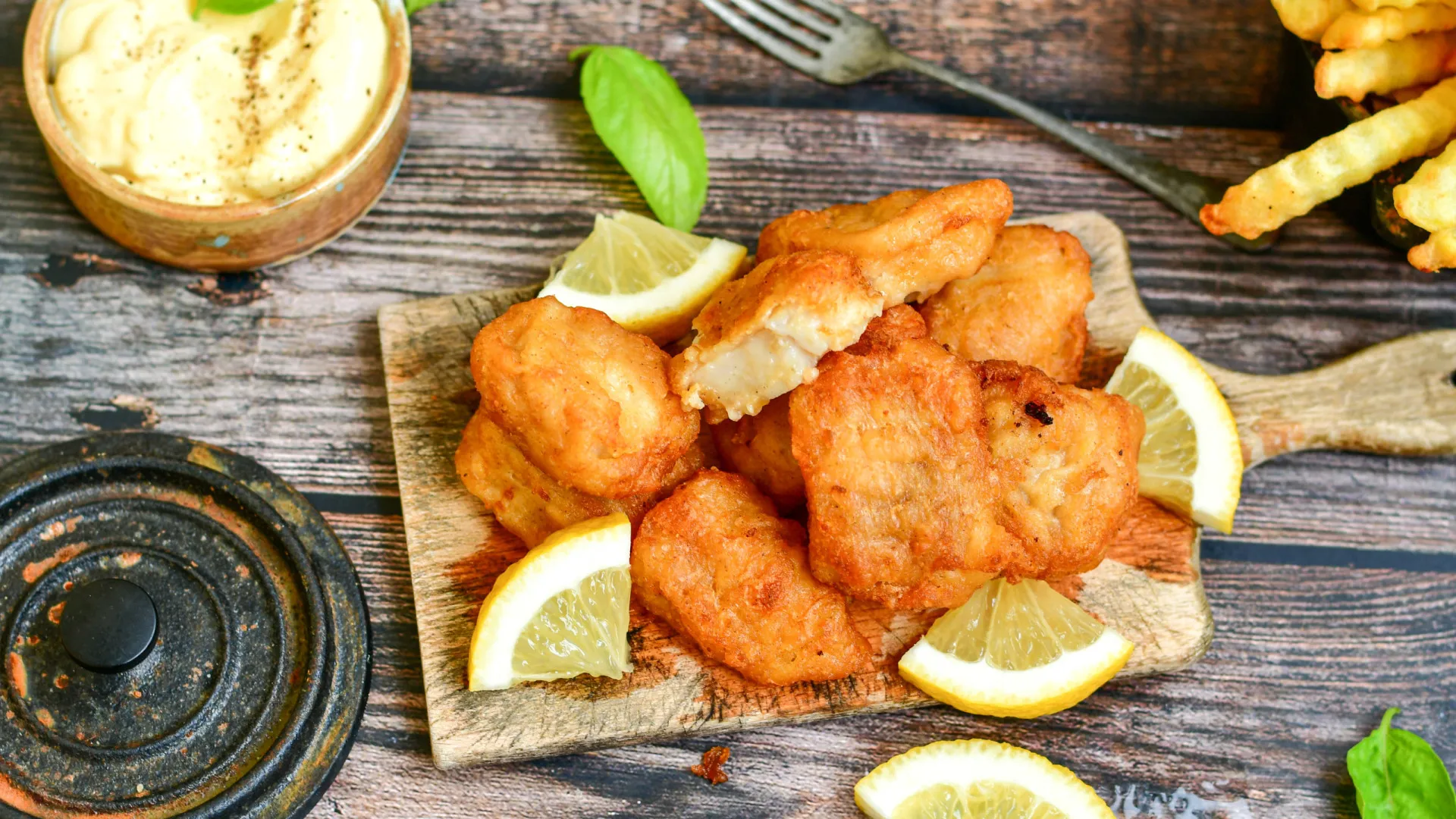 
                    Ninguém resiste a esta receita caseira de filetes de pescada panados
                