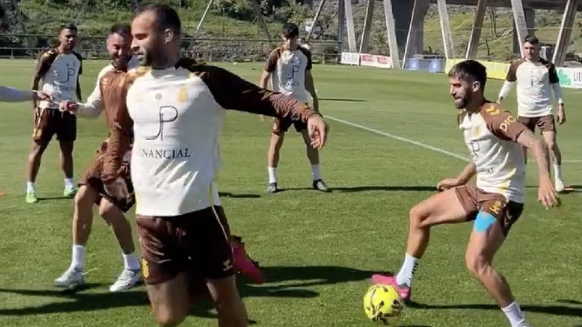 De 'flop' do Sporting a ás do Las Palmas. Toque de Jesé torna-se viral