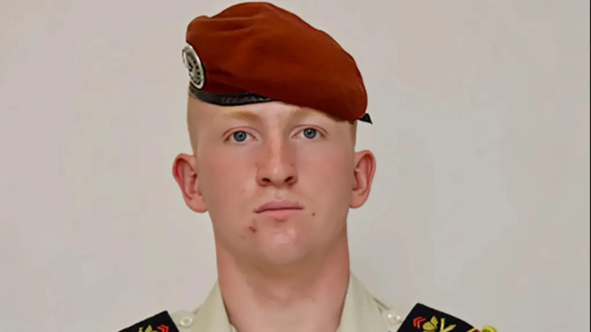 
                    Soldado francês morre com tiro na cabeça durante jogo numa festa
                