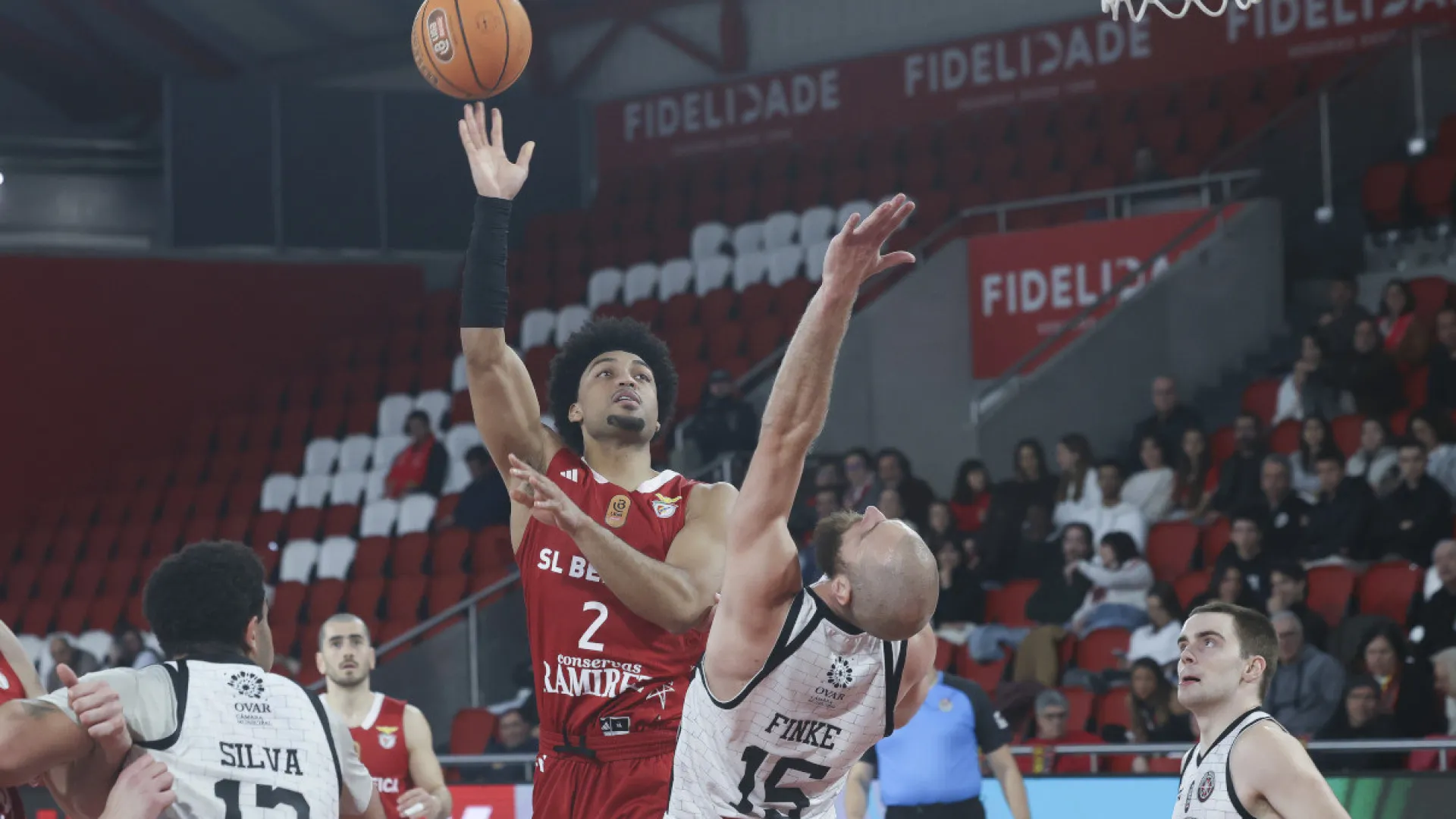 
                    Benfica dá goleada à Ovarense e segue imparável na Taça Hugo dos Santos
                