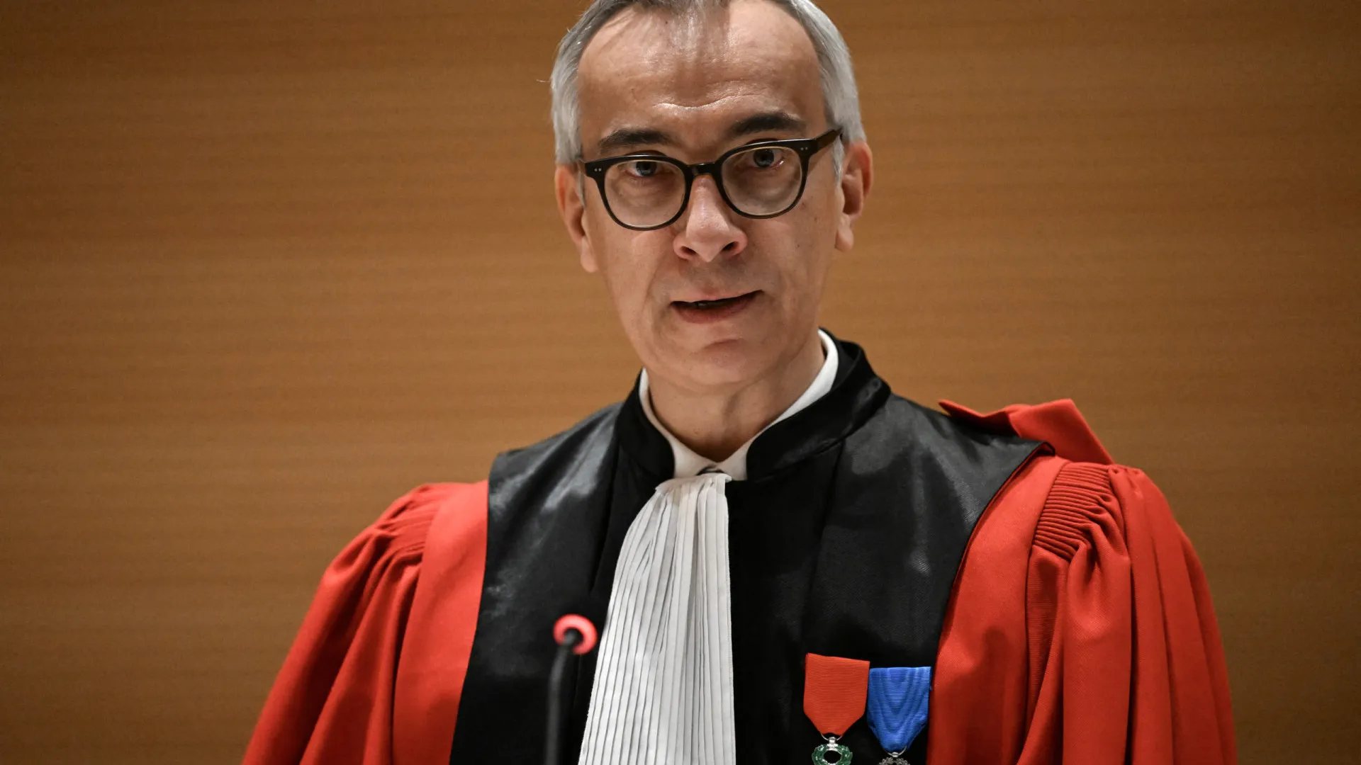 
                    Dois adolescentes detidos em França por planearem ataque 'jihadista'
                