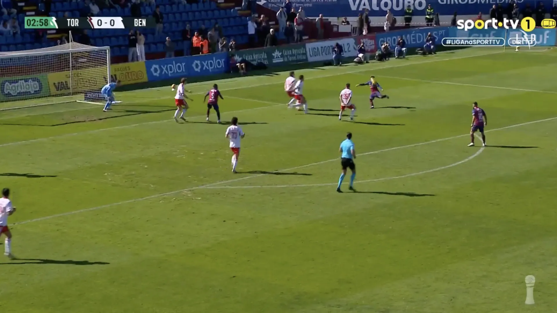 
                    Para ver e rever. O golaço que deixou o Benfica B em maus lençóis
                