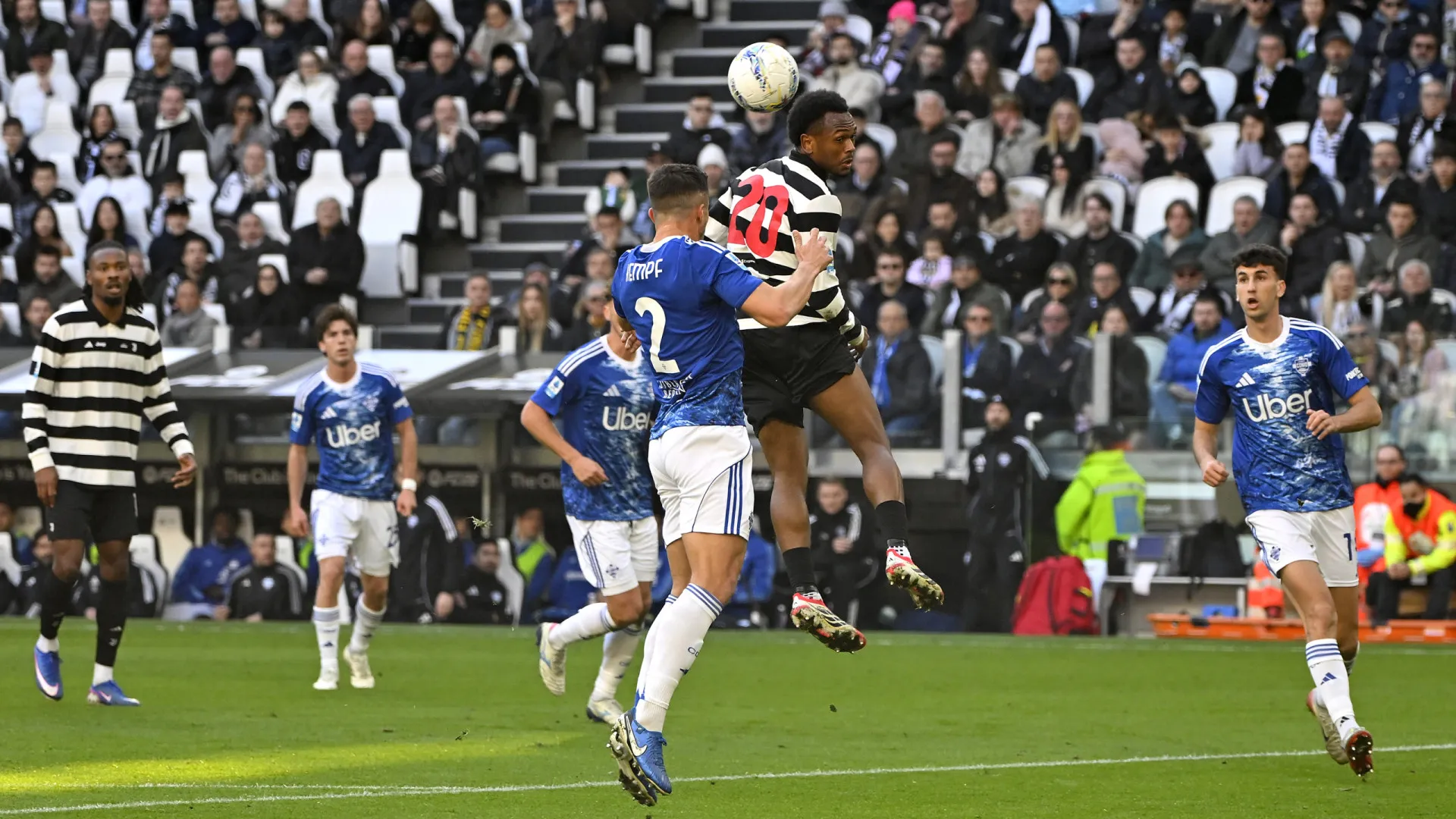 
                    Como surpreende Juventus e impõe derrota em Turim
                