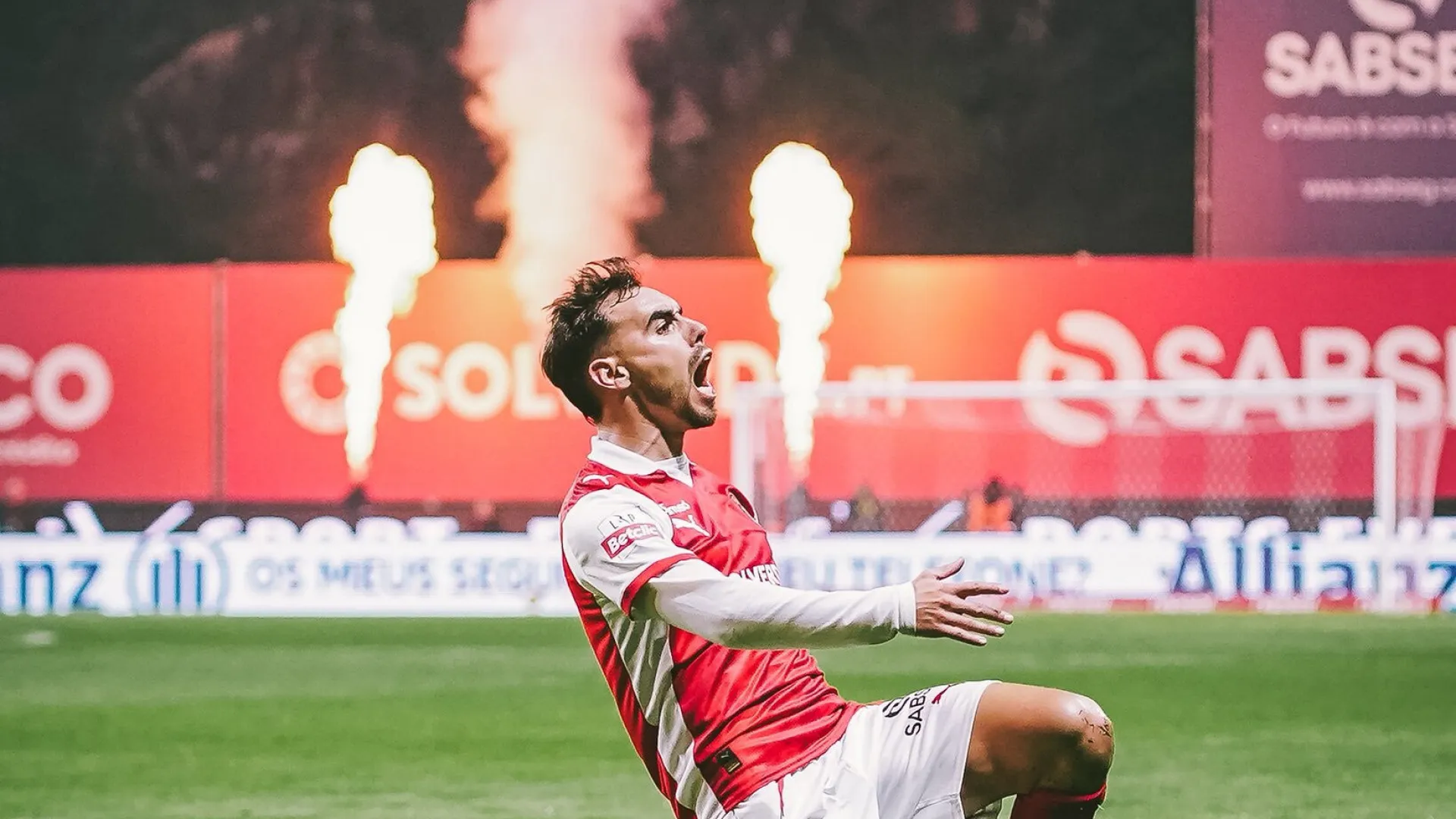 
                    Fez-se dérbi do Minho. Sp. Braga verga Vitória SC e vinga final perdida
                