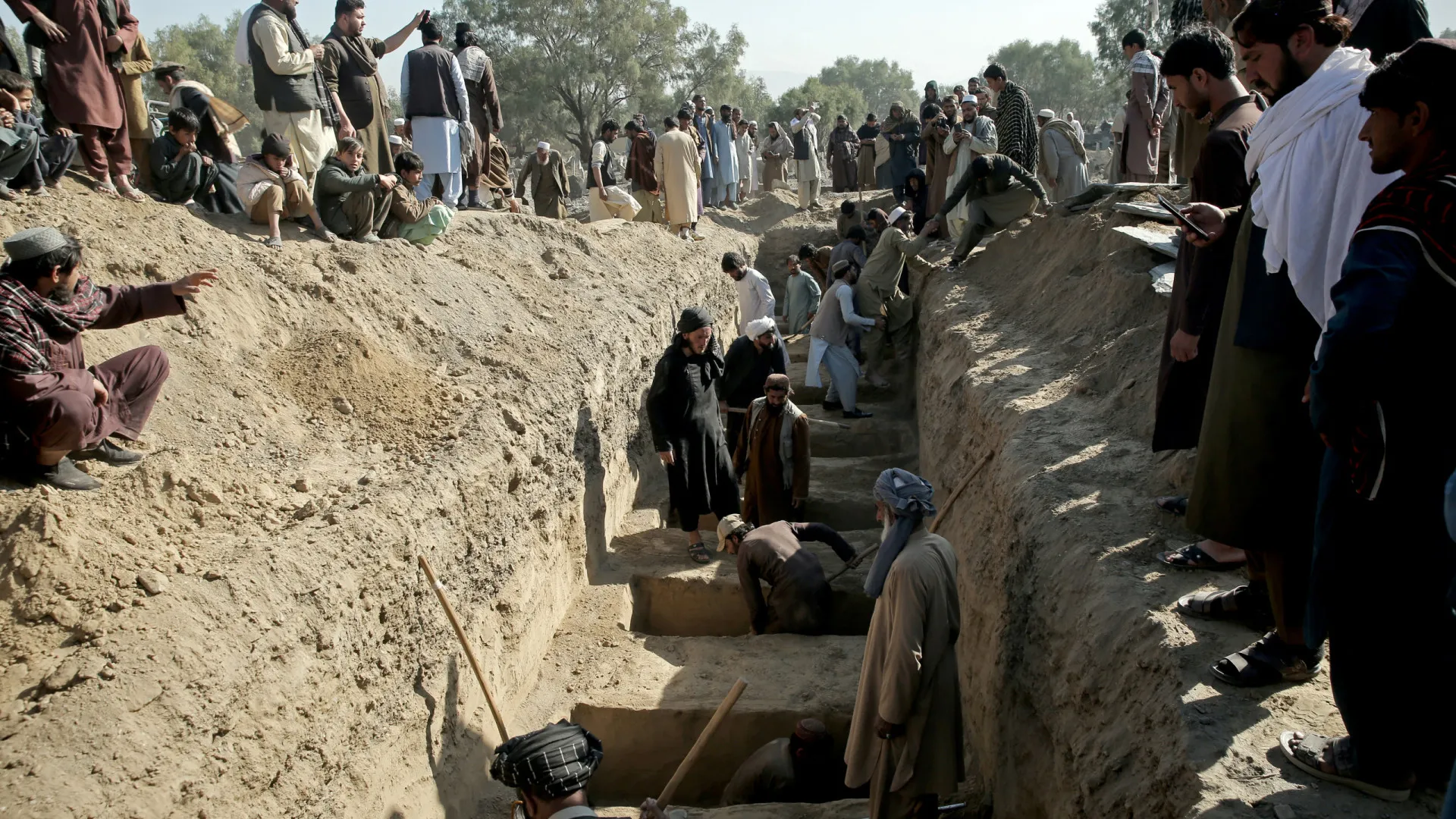 
                    Número de 80 mortos pelo Paquistão negado por fonte de segurança afegã
                