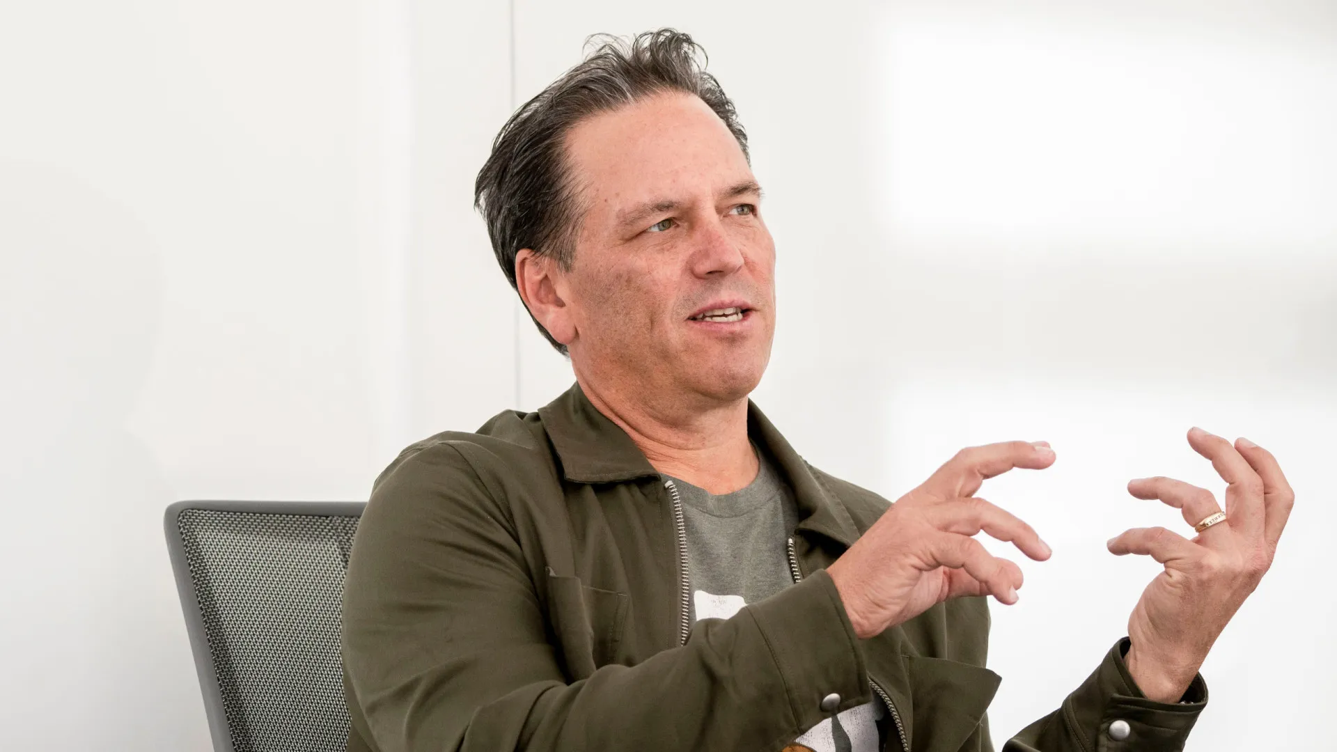 
                    Após 38 anos na Microsoft, CEO da Xbox vai abandonar empresa
                