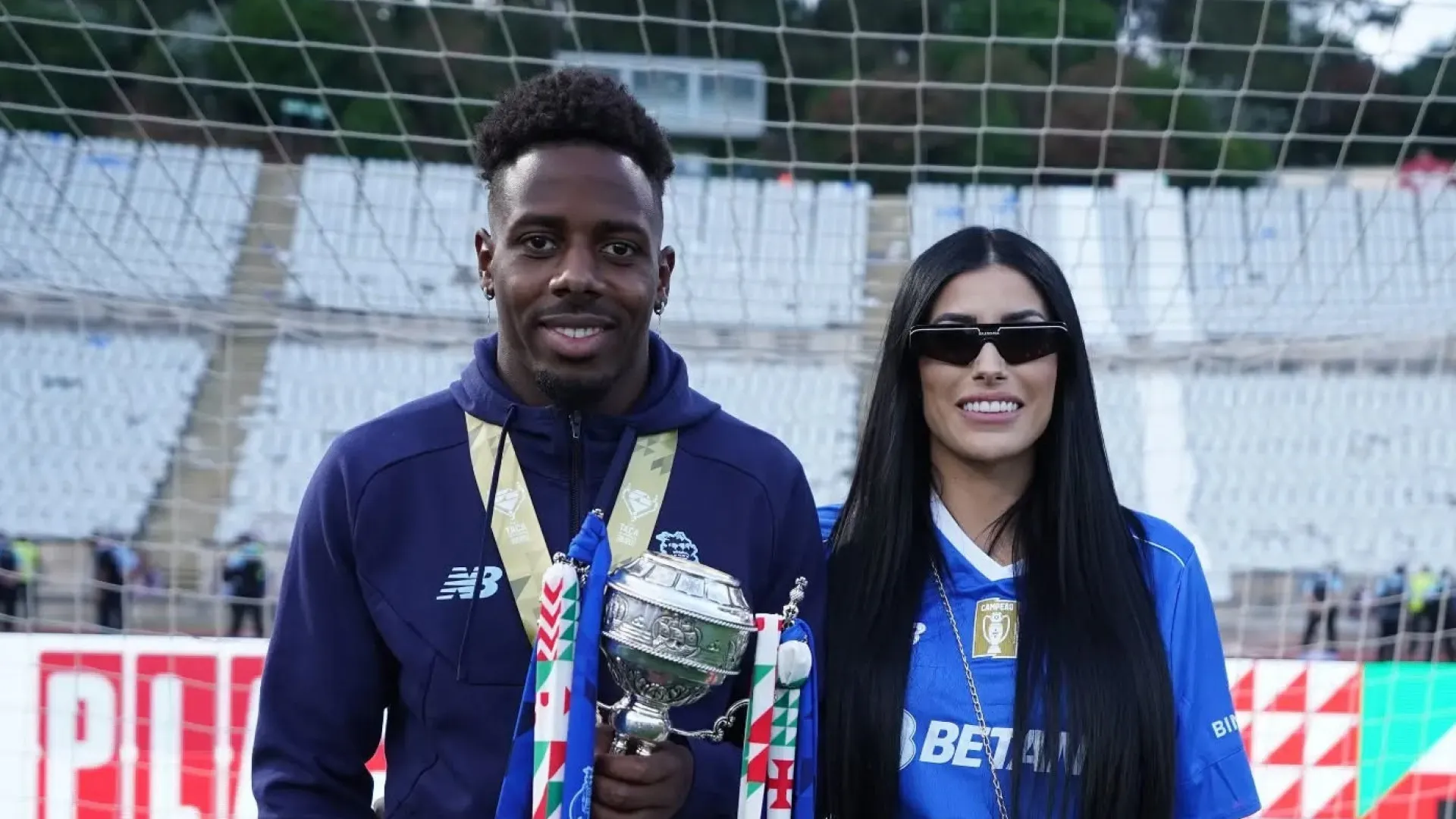 
                    Mulher do futebolista Wilson Manafá realiza sonho no 