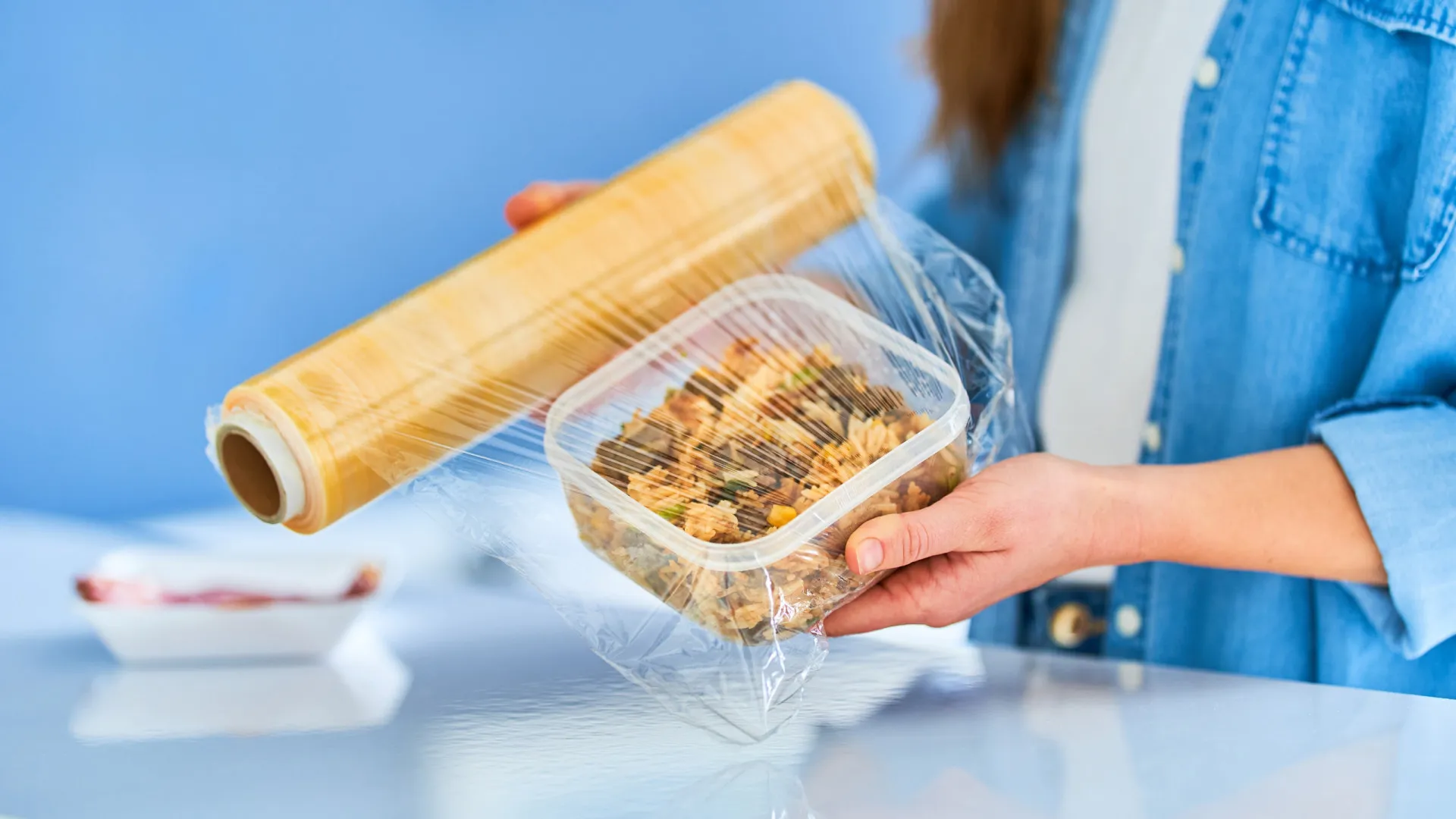 
                    A estranha (e perigosa) dieta do plástico que está a tornar-se viral
                