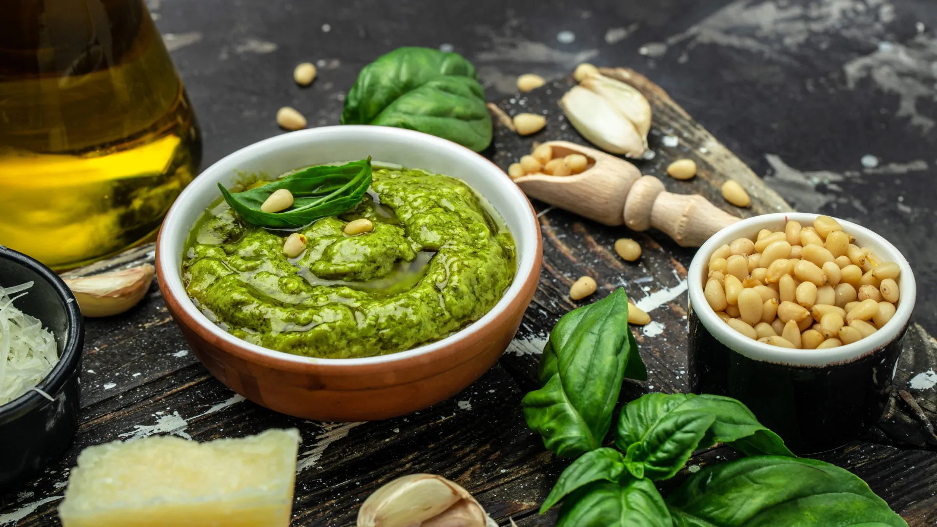 
                    Fez pesto em casa e ficou amargo? Chef revela o que correu mal
                