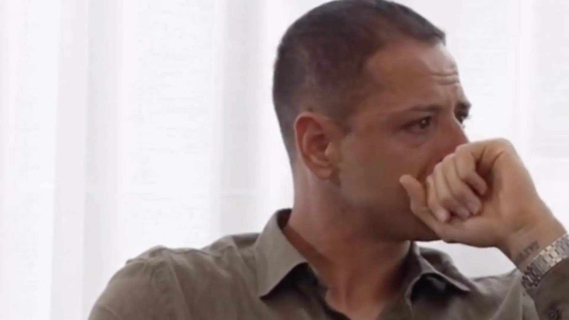 
                    Chicharito ficou neste estado ao ver o vídeo do momento
                