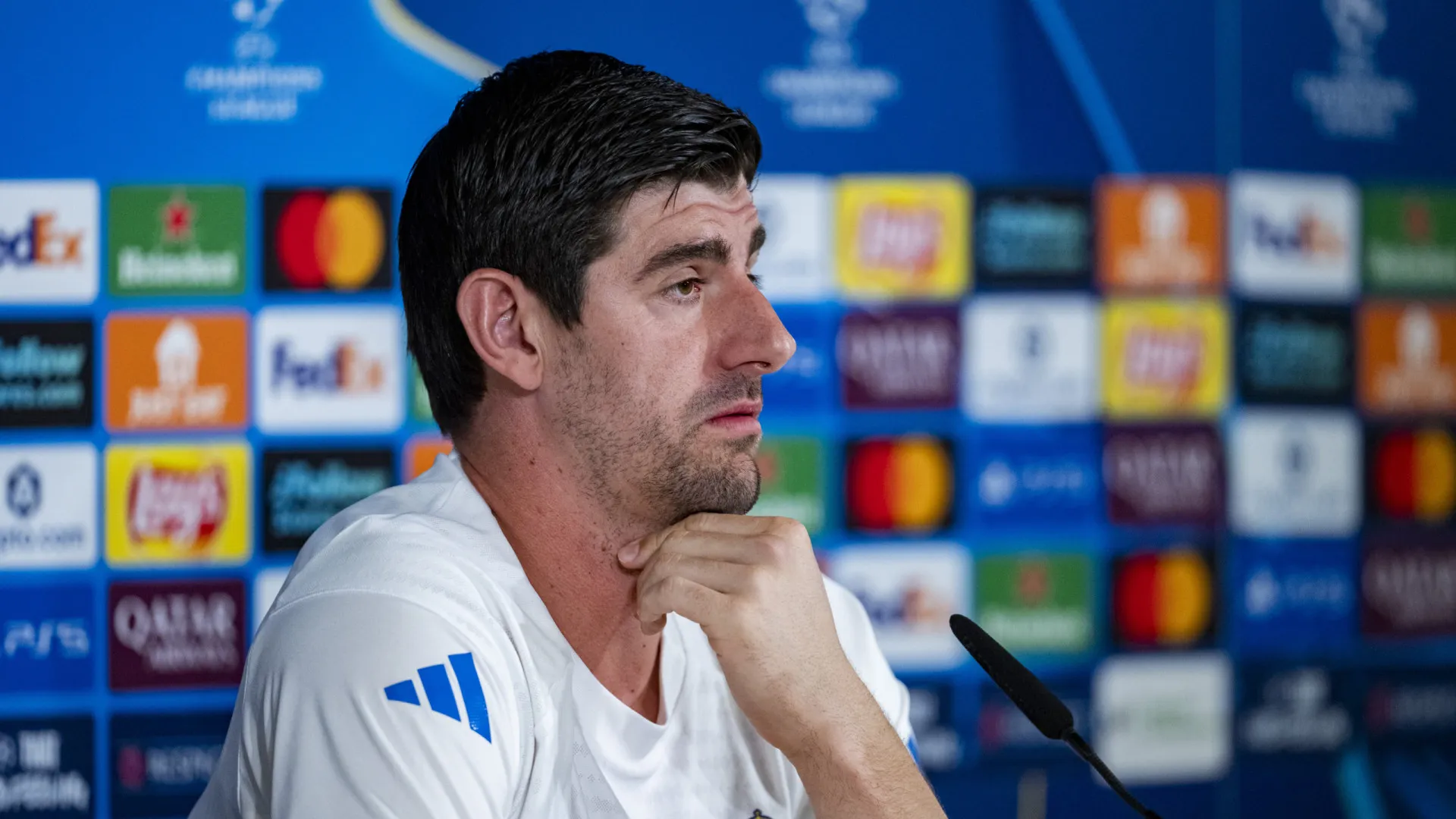 
                    Courtois ao ataque, de Mourinho a Prestianni: 