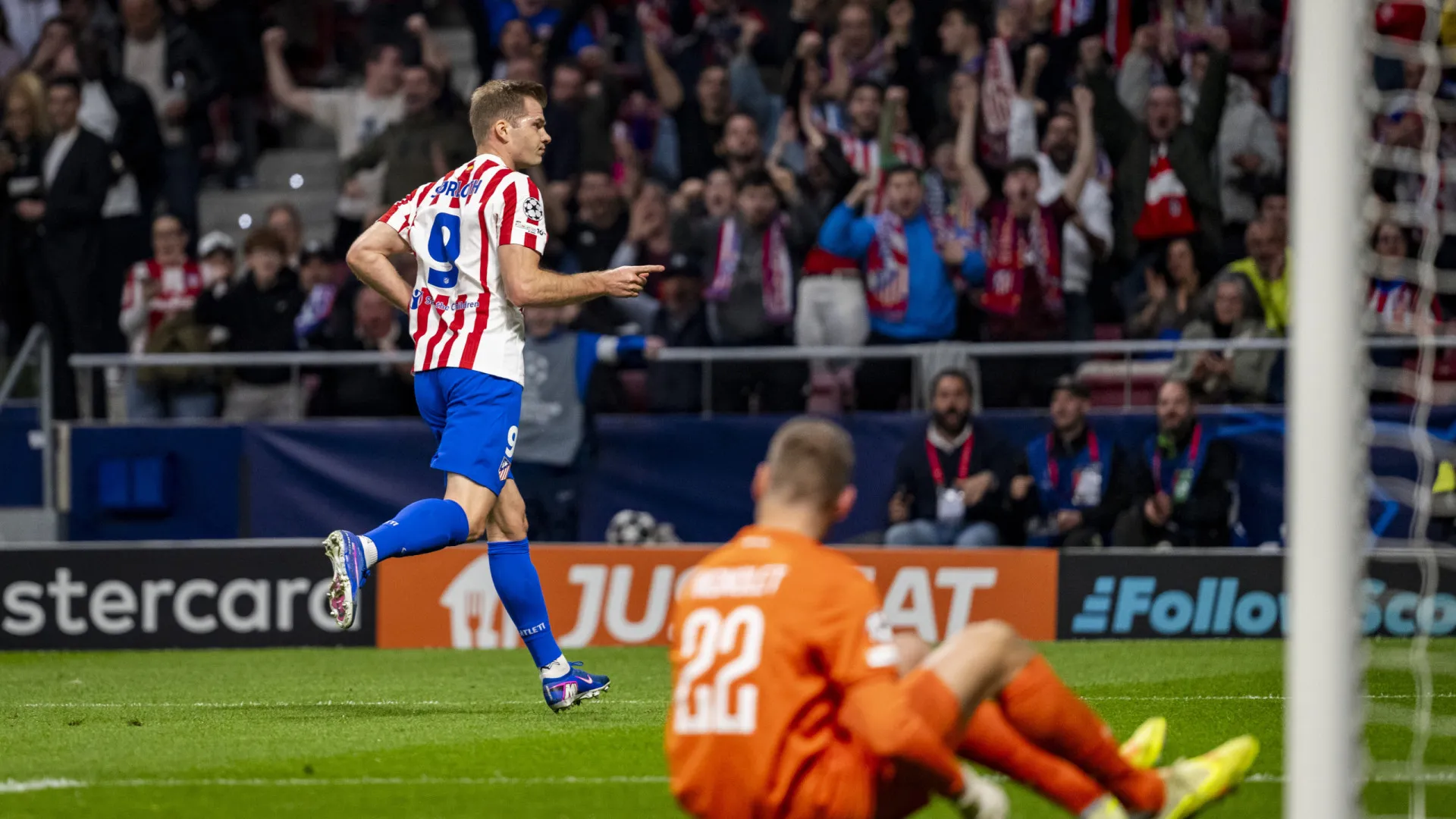 
                    EM DIRETO: Atlético de Madrid goleia rumo aos 'oitavos' da Champions
                