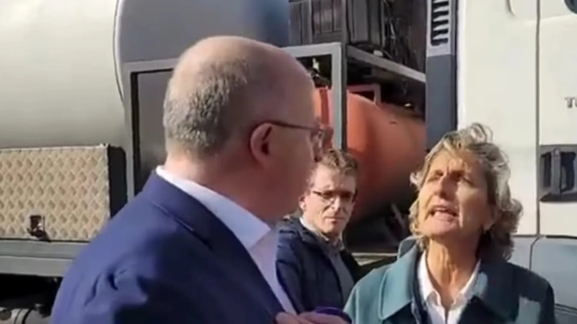 Ministro: Abrunhosa chegou “atrasada”, mas episódio tenso “ficou sanado”