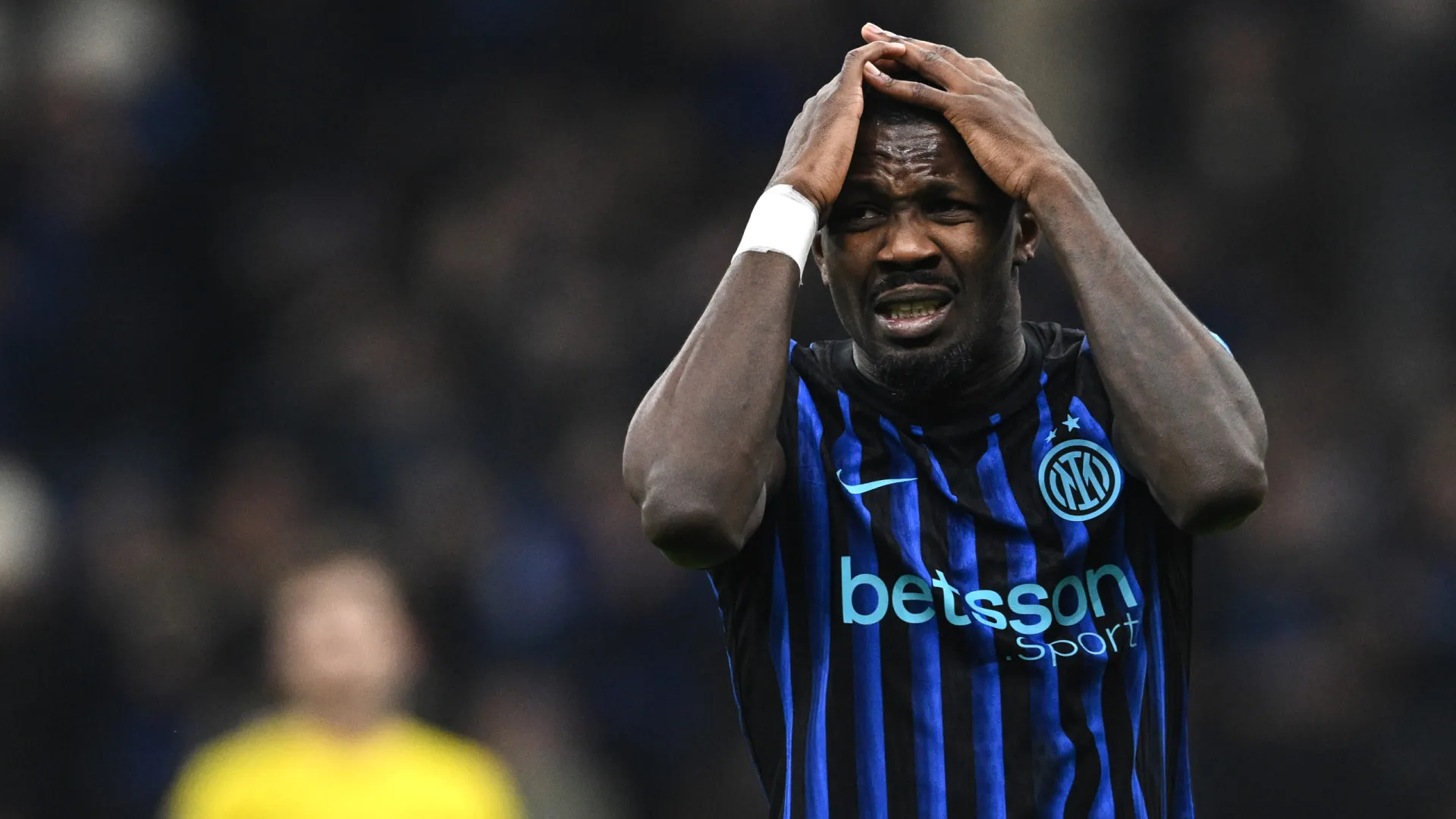 
                    Escândalo termina com eliminação do Inter. Leverkusen apura-se
                