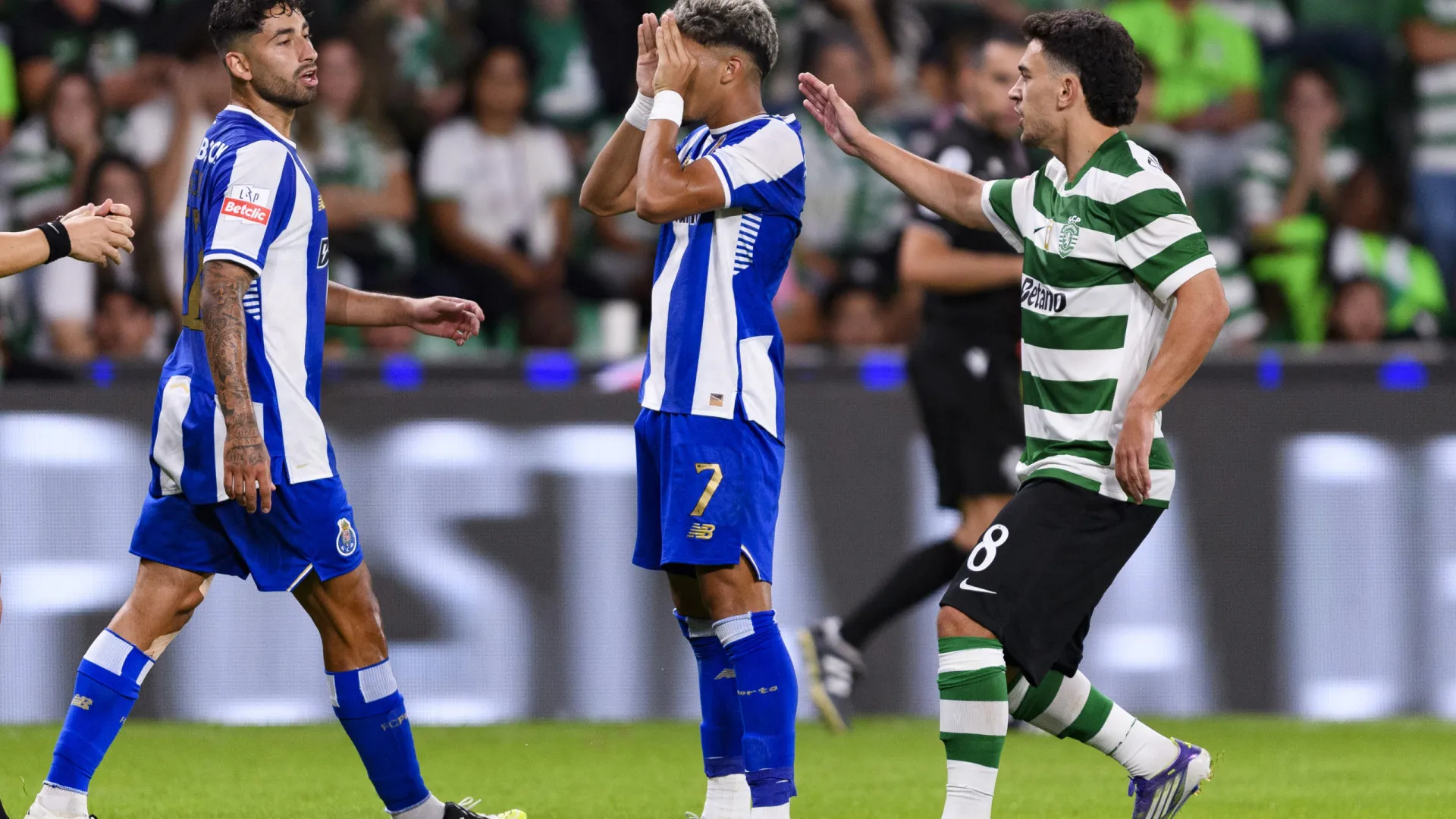 Dupla de Sporting e FC Porto entre os jovens 'matadores' fora das Big5