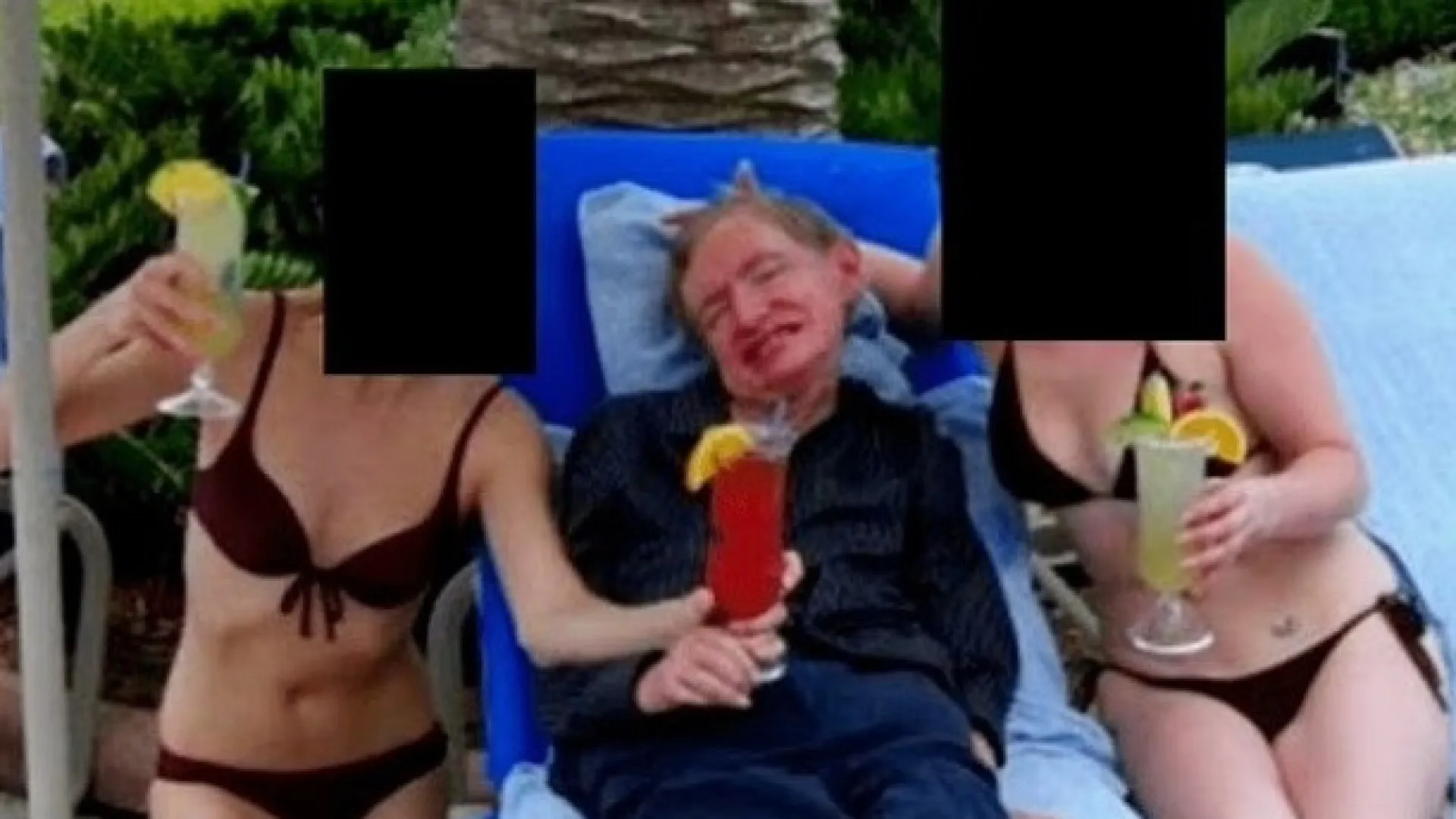 
                    Stephen Hawking apanhado em fotografia em ilha de Epstein
                