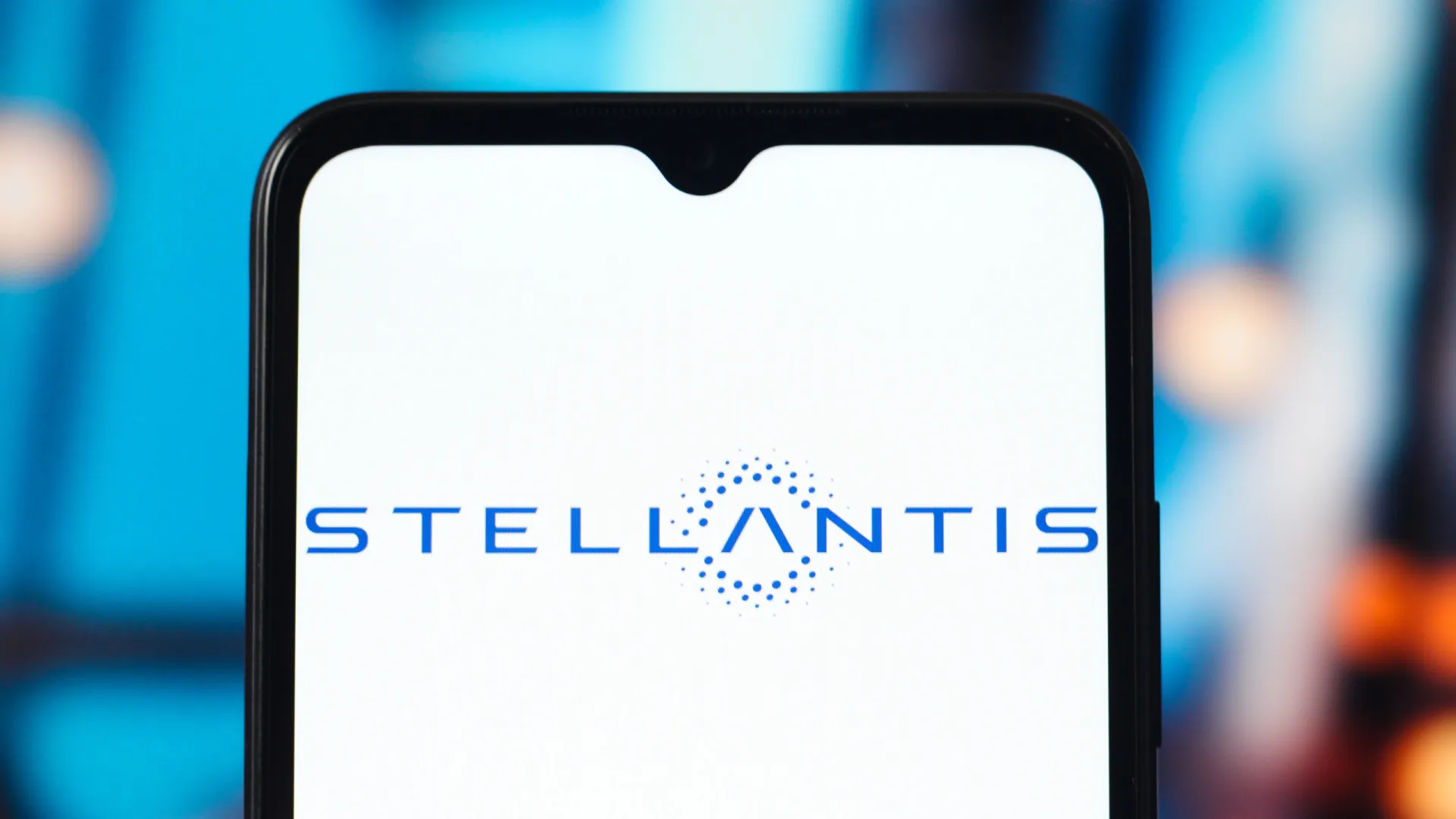 
                    Stellantis anuncia prejuízo de 22,3 mil milhões de euros. Os motivos
                